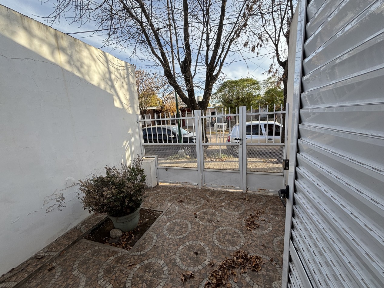EN VENTA CASA EN CALLE 8 E/ 113 Y 115 - GRl. PICO