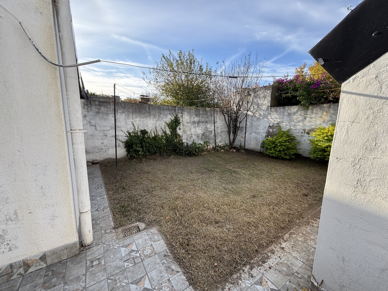 EN VENTA CASA EN CALLE 8 E/ 113 Y 115 - GRl. PICO