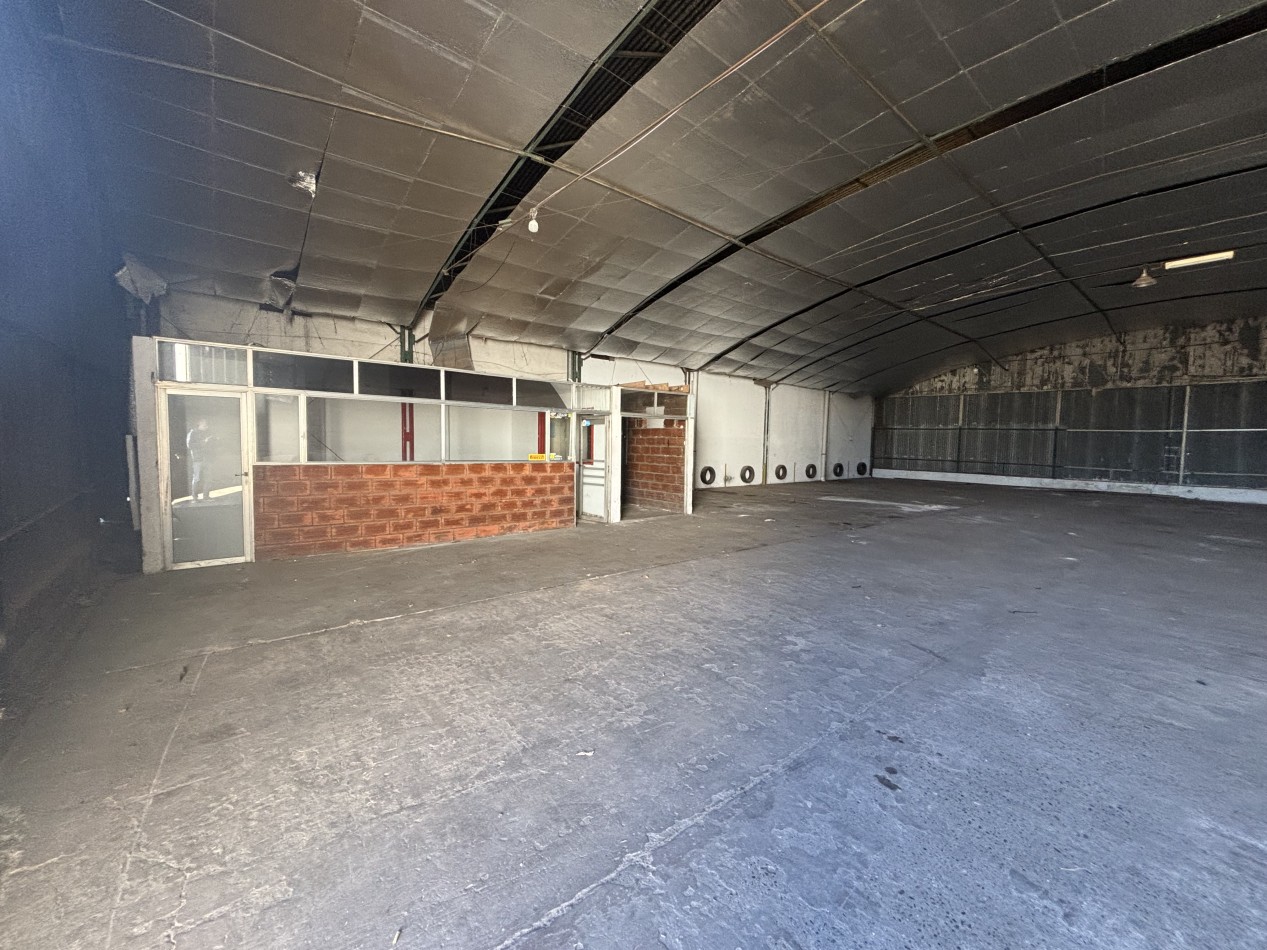 EN VENTA GALPON DE 20 X 50 SOBRE CALLE 9 - GRAL. PICO - LA PAMPA
