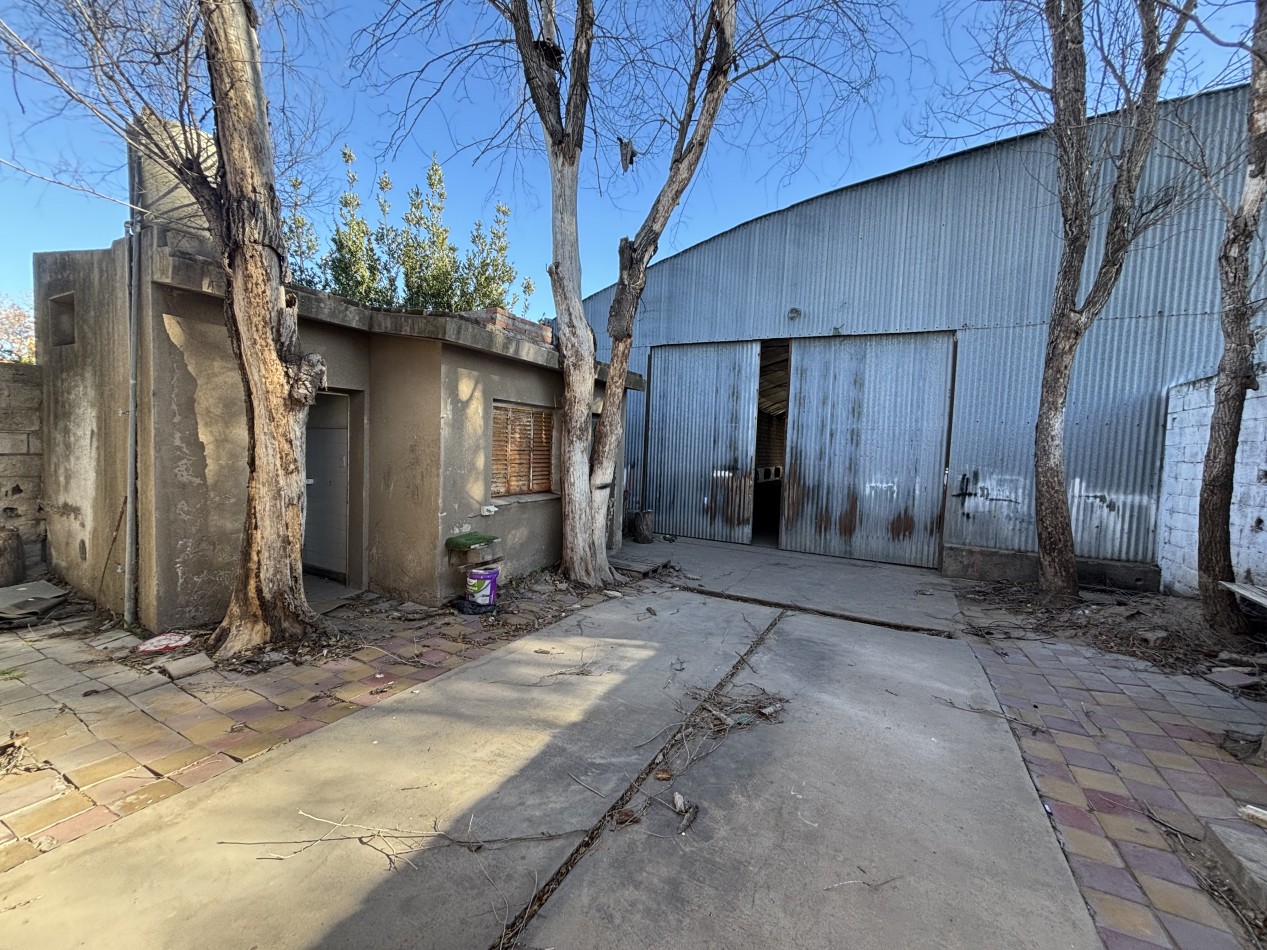 EN VENTA GALPON DE 20 X 50 SOBRE CALLE 9 - GRAL. PICO - LA PAMPA