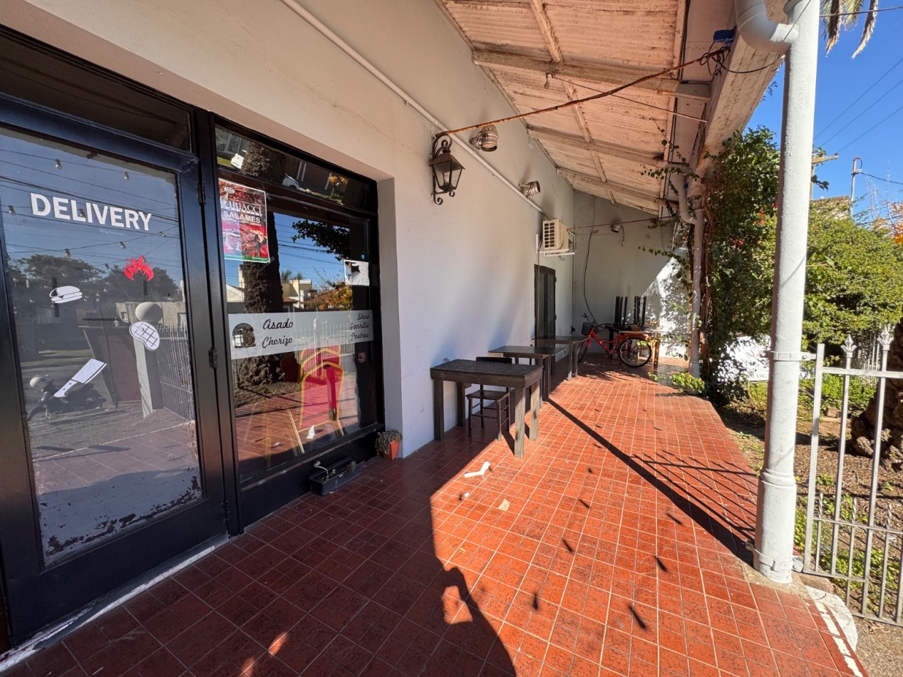 EN VENTA - SALON COMERCIAL - CALLE 25 e/ AVDA Y 16 - GRAL. PICO