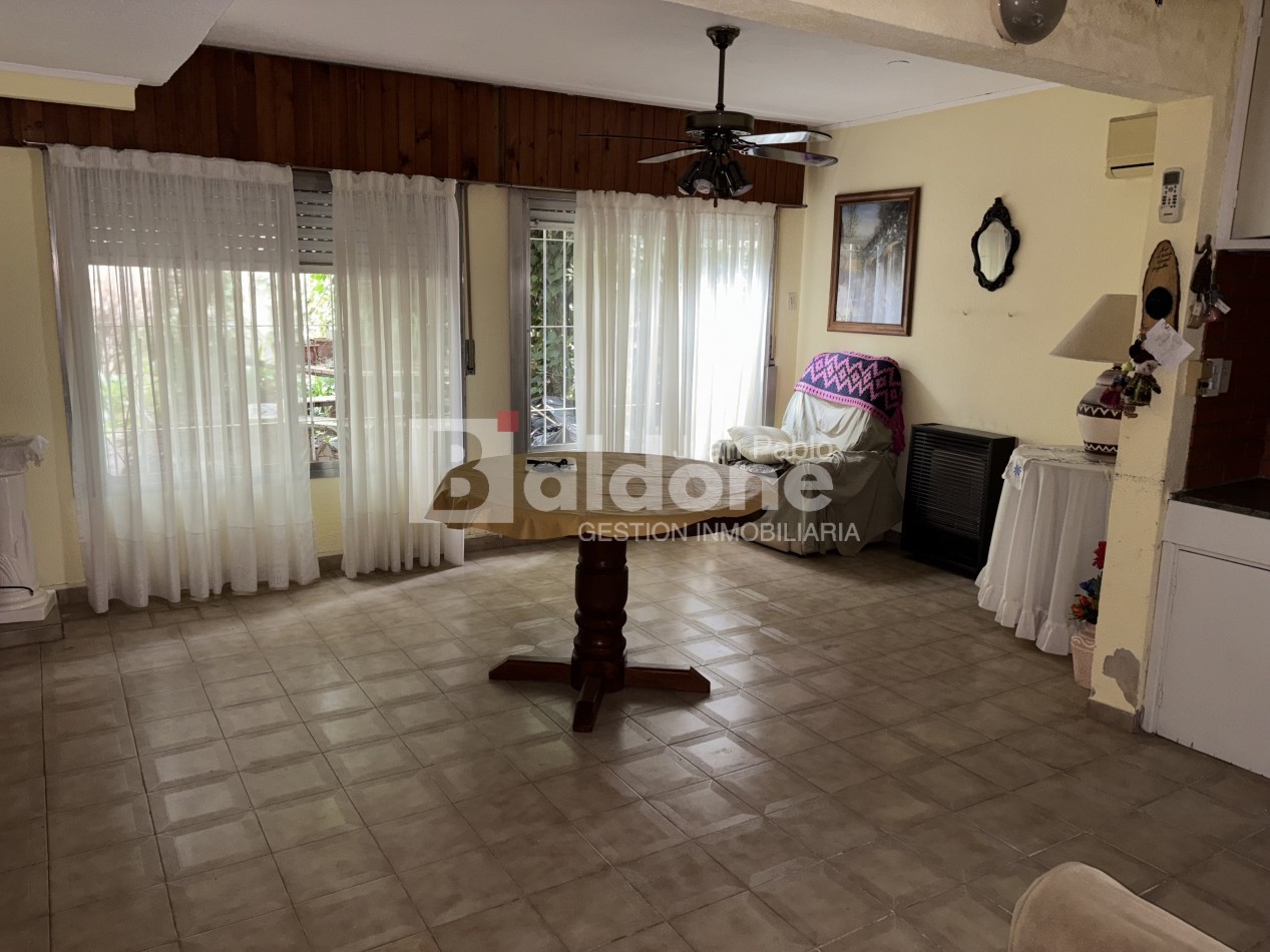 ALQUILER - CASA CALLE 102 E/ 15 Y 17 - GRAL. PICO