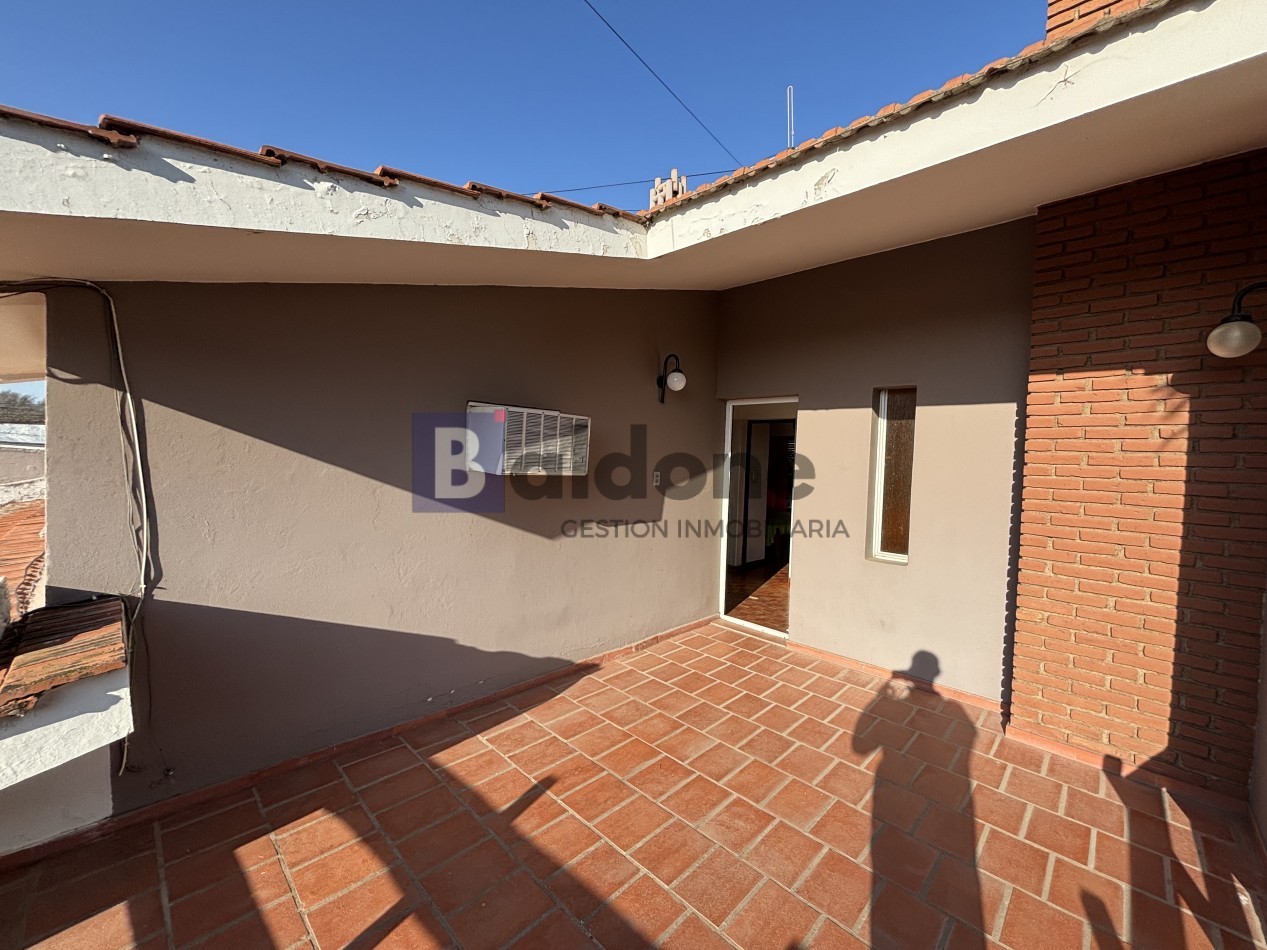 EN VENTA EXCELENTE PROPIEDAD SOBRE CALLE 11 E/ 106 Y 108 - GRAL. PICO - LA PAMPA