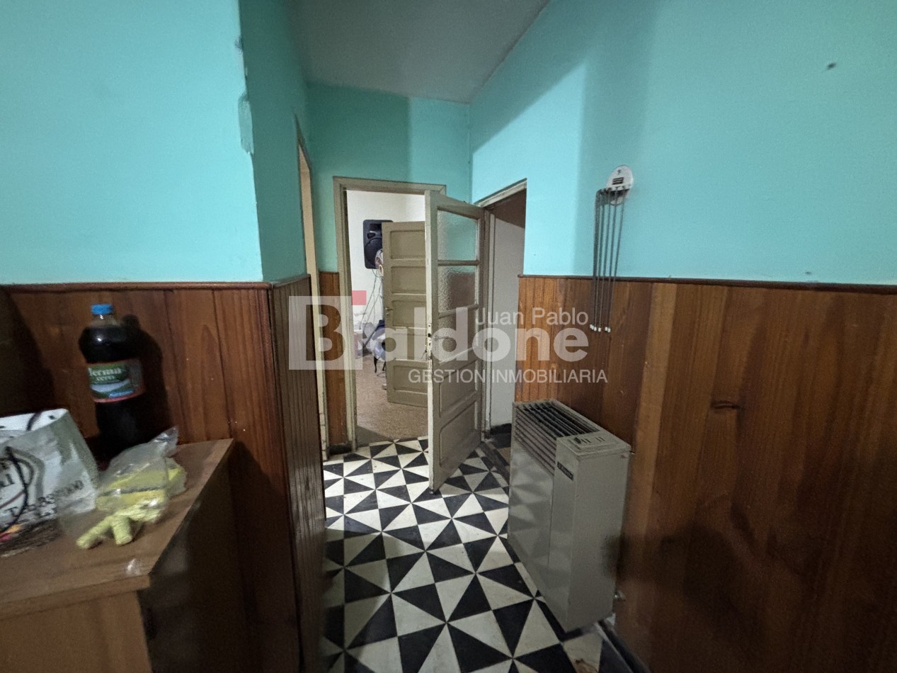EN VENTA - CASA + TALLER - CALLE 25 ESQ. 2 - GRAL. PICO - LA PAMPA