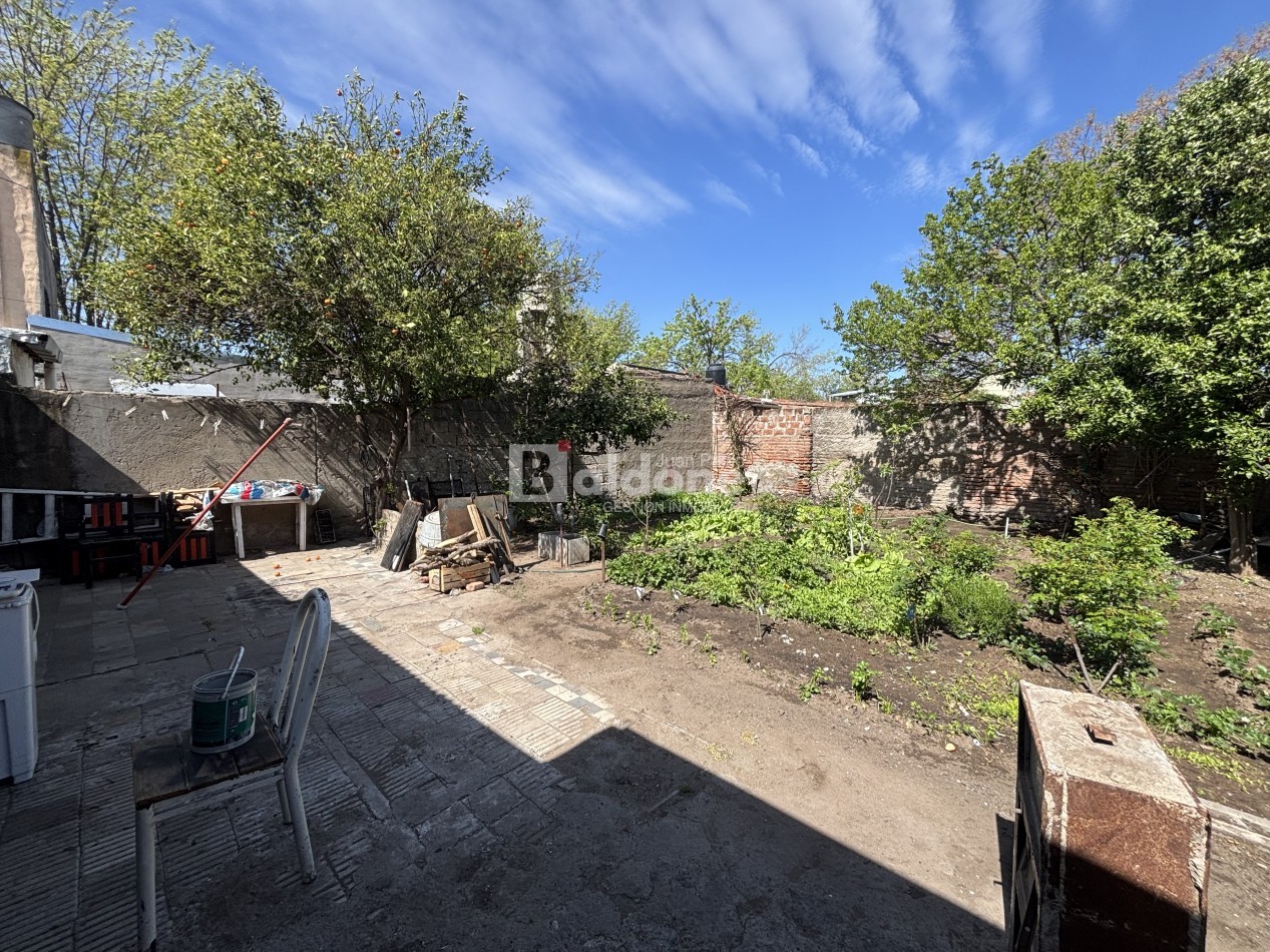 EN VENTA CASA EN CALLE 6 E/ 25 Y 27 - GRAL. PICO 