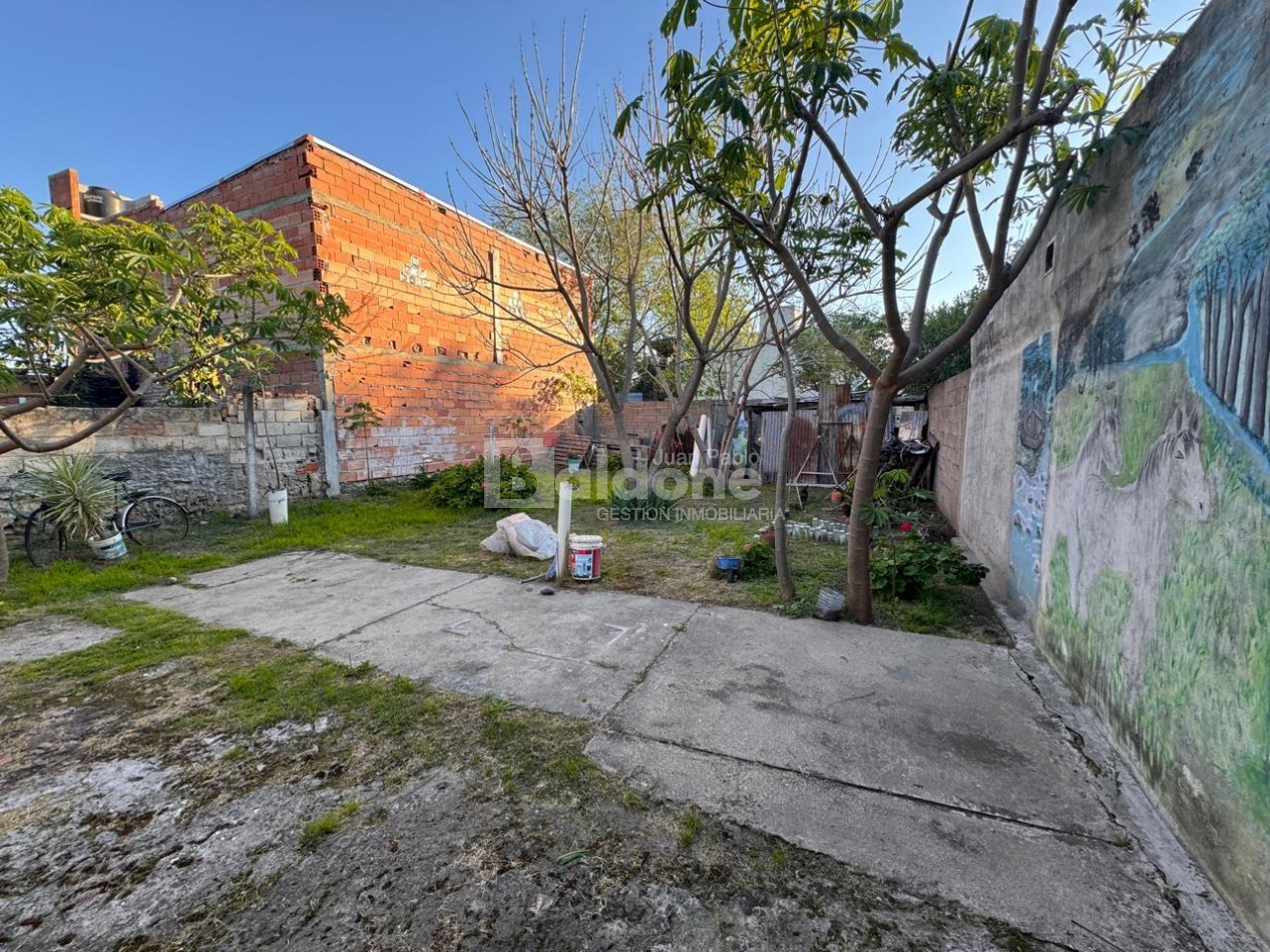 EN VENTA - CASA CALLE 102 E/ 33 Y 35 - GRAL. PICO - LA PAMPA