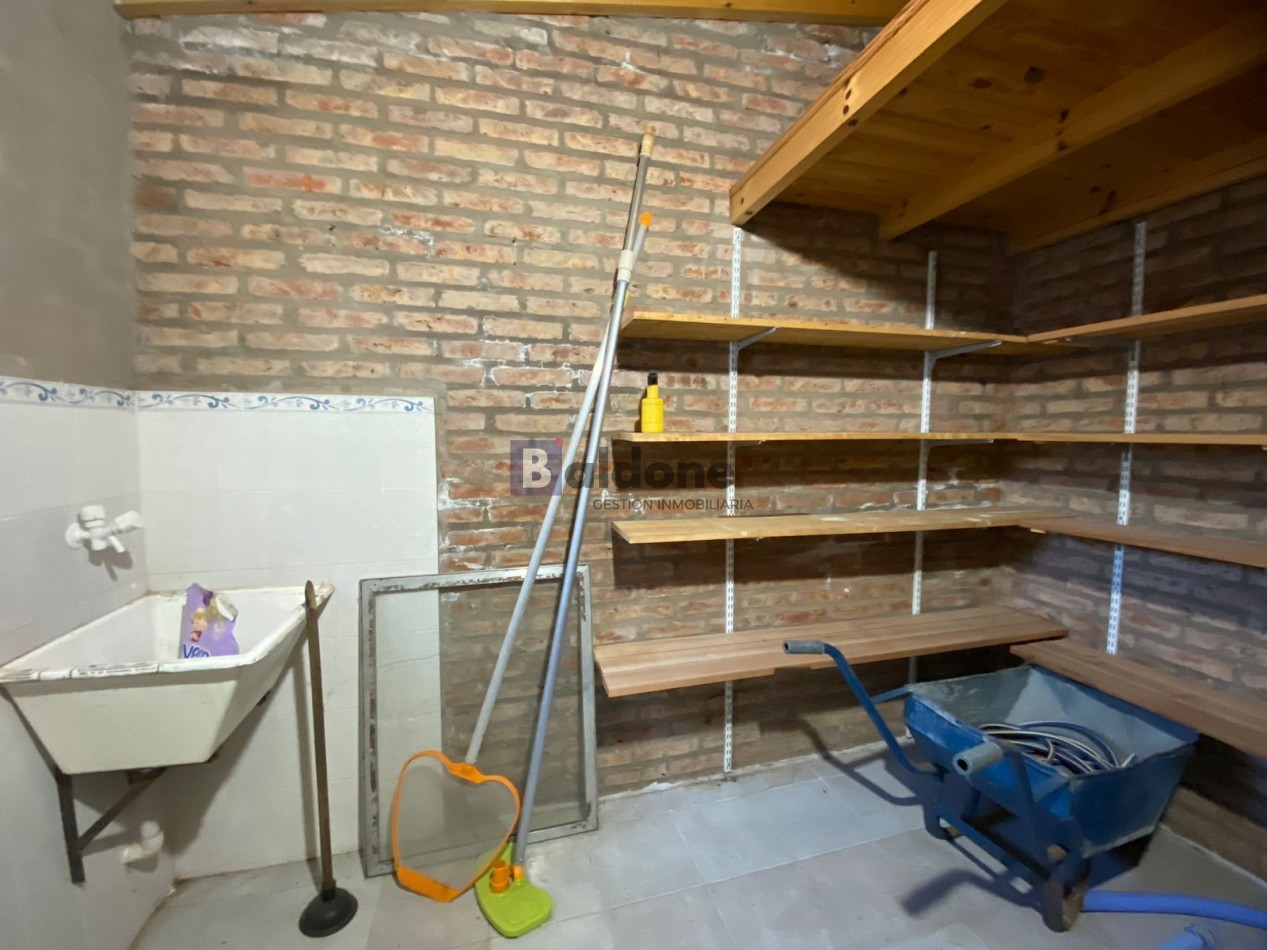 CASA EN VENTA - OPORTUNIDAD EN BARRIO EXCLUSIVO - TOAY LA PAMPA 