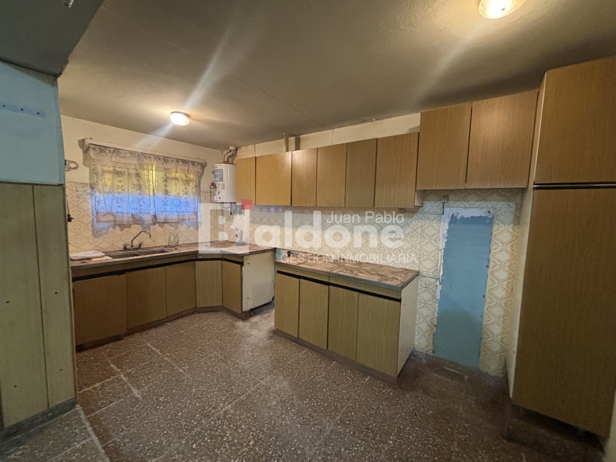 EN VENTA CASA + LOCAL COMERCIAL - CALLE 26 E/ 1 Y 3 - GRAL. PICO - LA PAMPA
