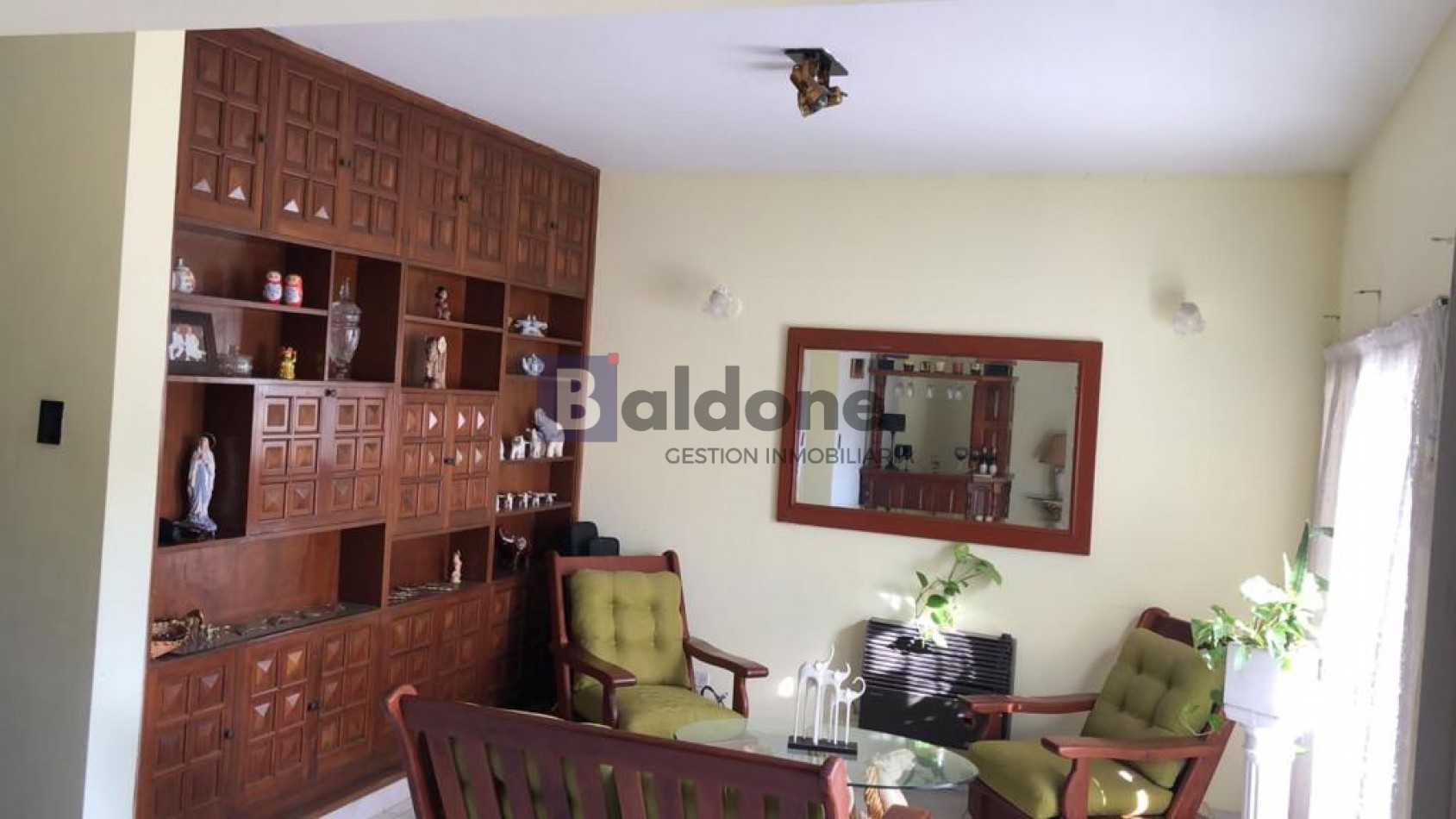 EN VENTA - Exclusiva y amplia casa en General Pico 