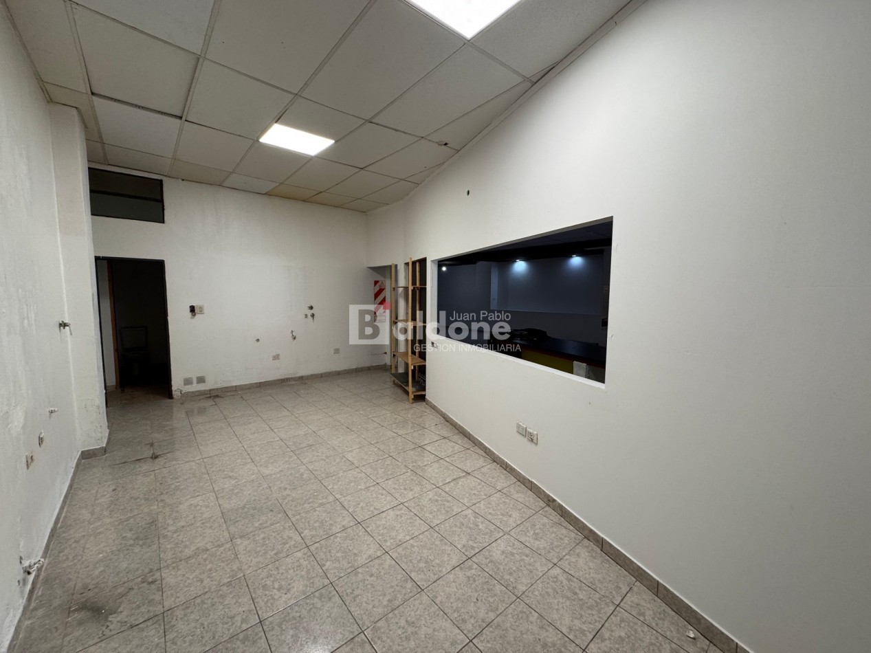 ALQUILER - LOCAL COMERCIAL CENTRICO - CALLE 20 E/ 13 Y 15 - GRAL. PICO - LA PAMPA