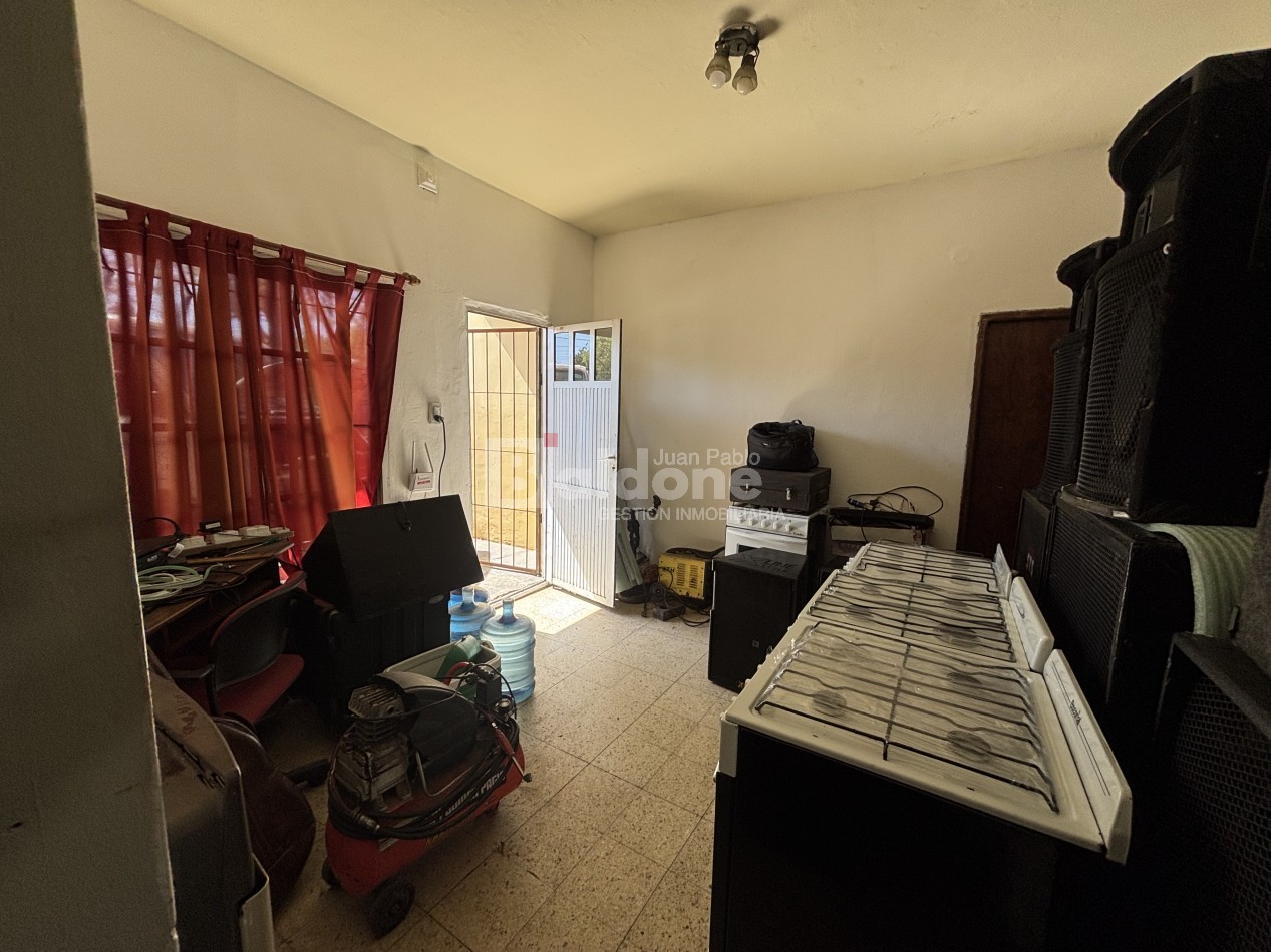 EN VENTA CASA EN CALLE 6 E/ 25 Y 27 - GRAL. PICO 