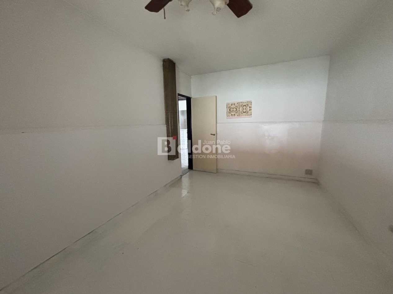 CASA EN VENTA EN SANTA ROSA LA PAMPA - MUY BUENA UBICACION