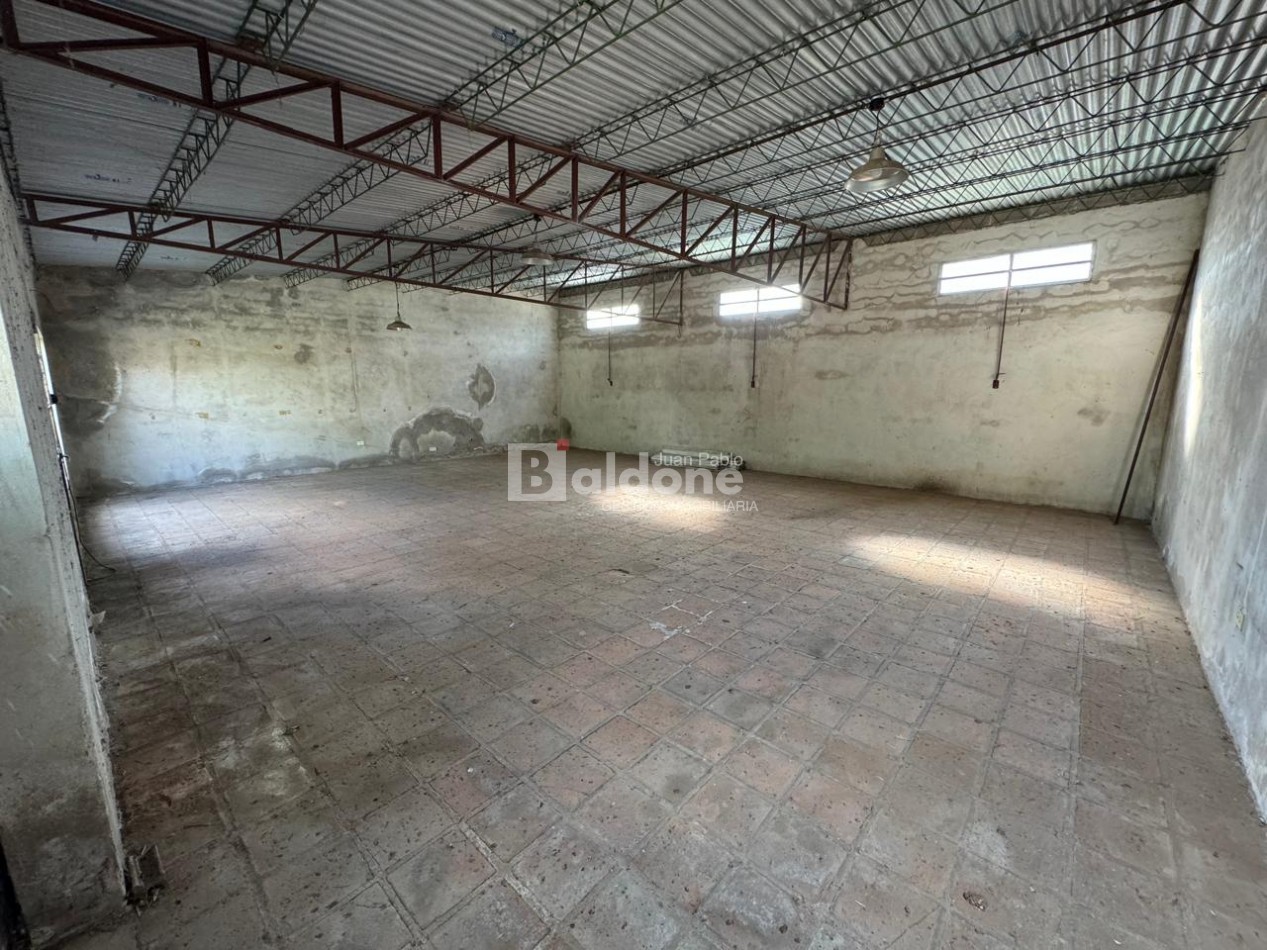 EN VENTA CASA + GALPON - CALLE 5 E/ 10 Y 8 - GRAL. PICO - LA PAMPA