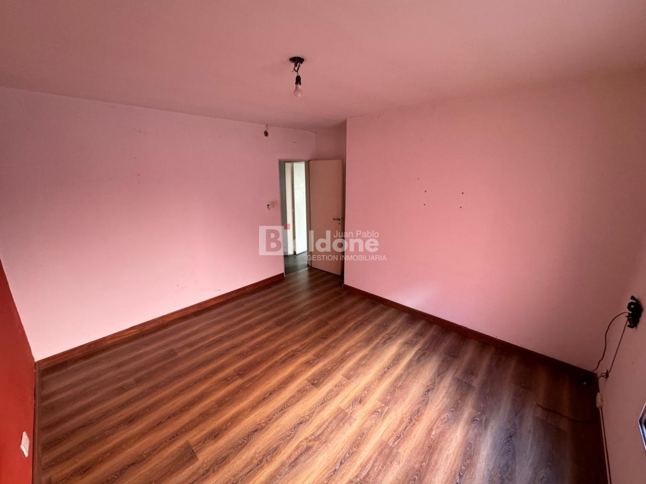 EN VENTA CASA + GALPON - CALLE 5 E/ 10 Y 8 - GRAL. PICO - LA PAMPA