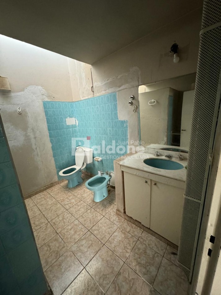 EN VENTA CASA + GALPON - CALLE 5 E/ 10 Y 8 - GRAL. PICO - LA PAMPA