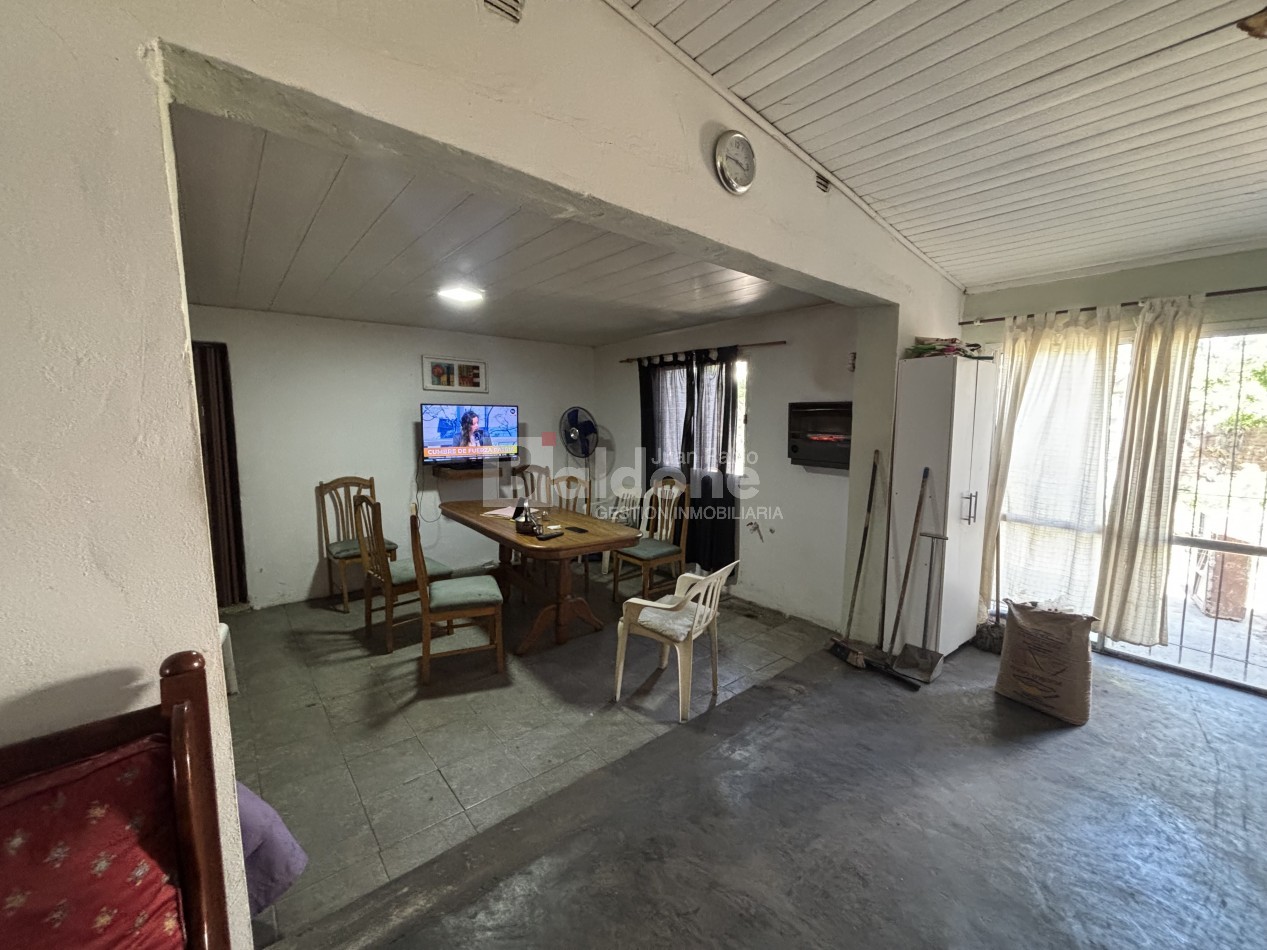EN VENTA CASA EN CALLE 6 E/ 25 Y 27 - GRAL. PICO 