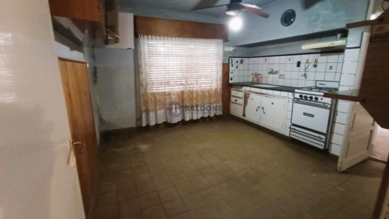 EN VENTA - CASA+DEPARTAMENTO+LOCAL COMERCIAL - OPORTUNIDAD