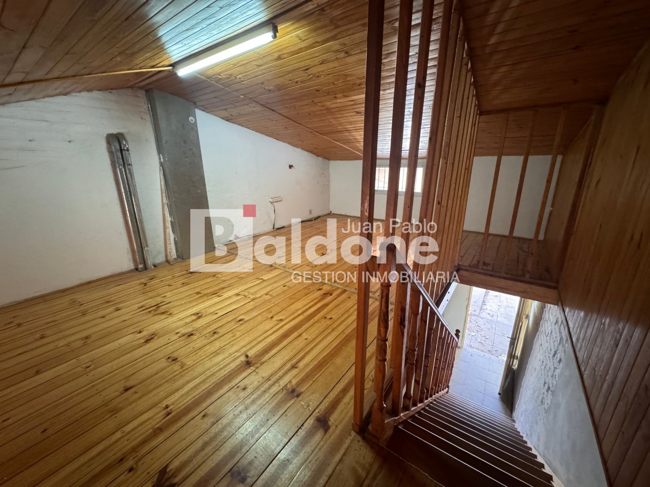 EN VENTA - AMPLIA CASA BARRIO RUCCI - GRAL. PICO - LA PAMPA