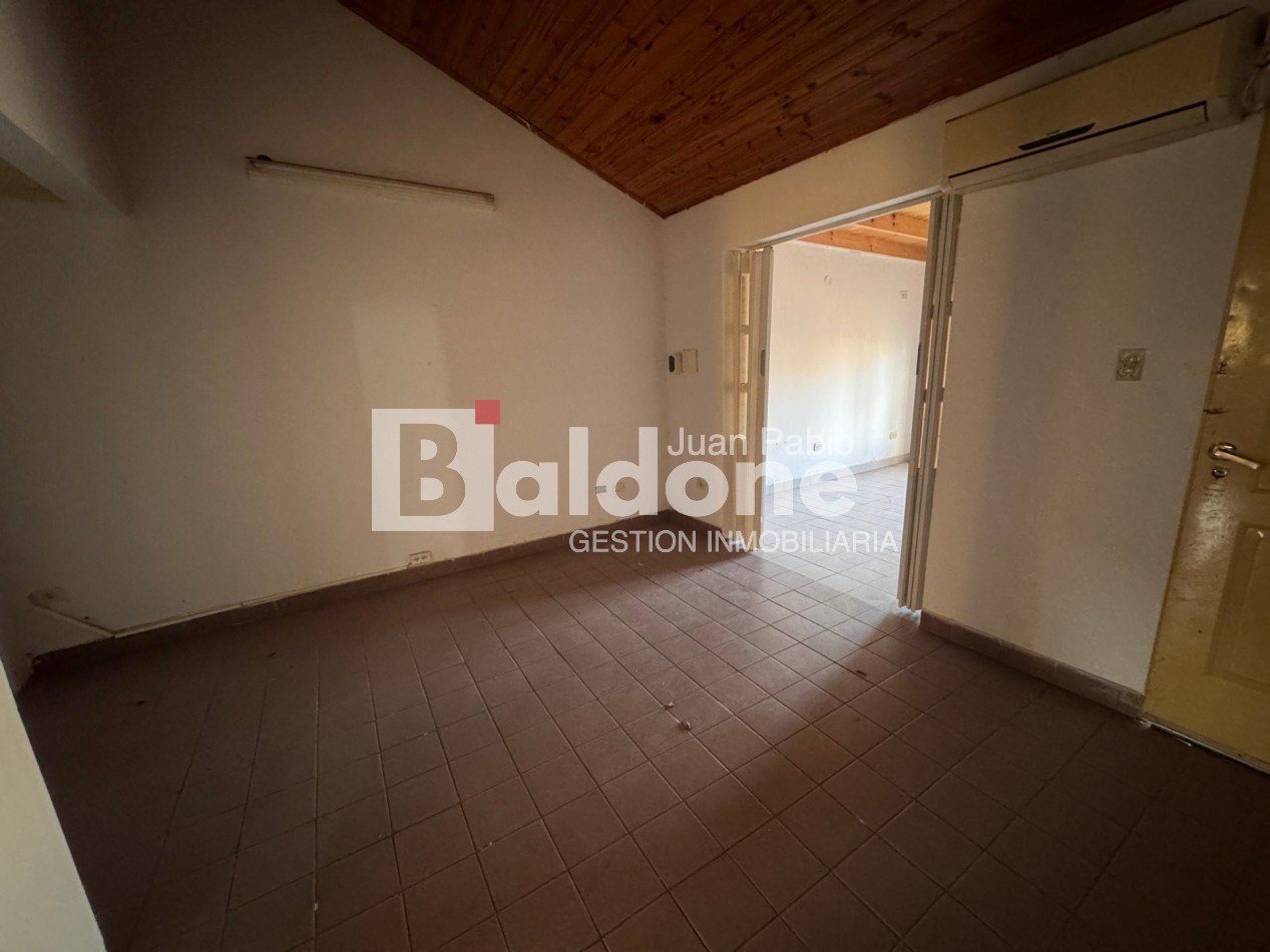 EN VENTA - AMPLIA CASA BARRIO RUCCI - GRAL. PICO - LA PAMPA