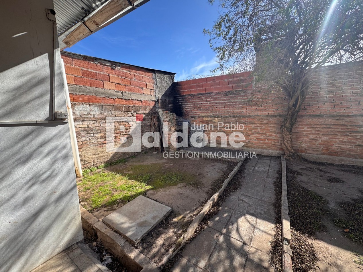 EN VENTA - AMPLIA CASA BARRIO RUCCI - GRAL. PICO - LA PAMPA