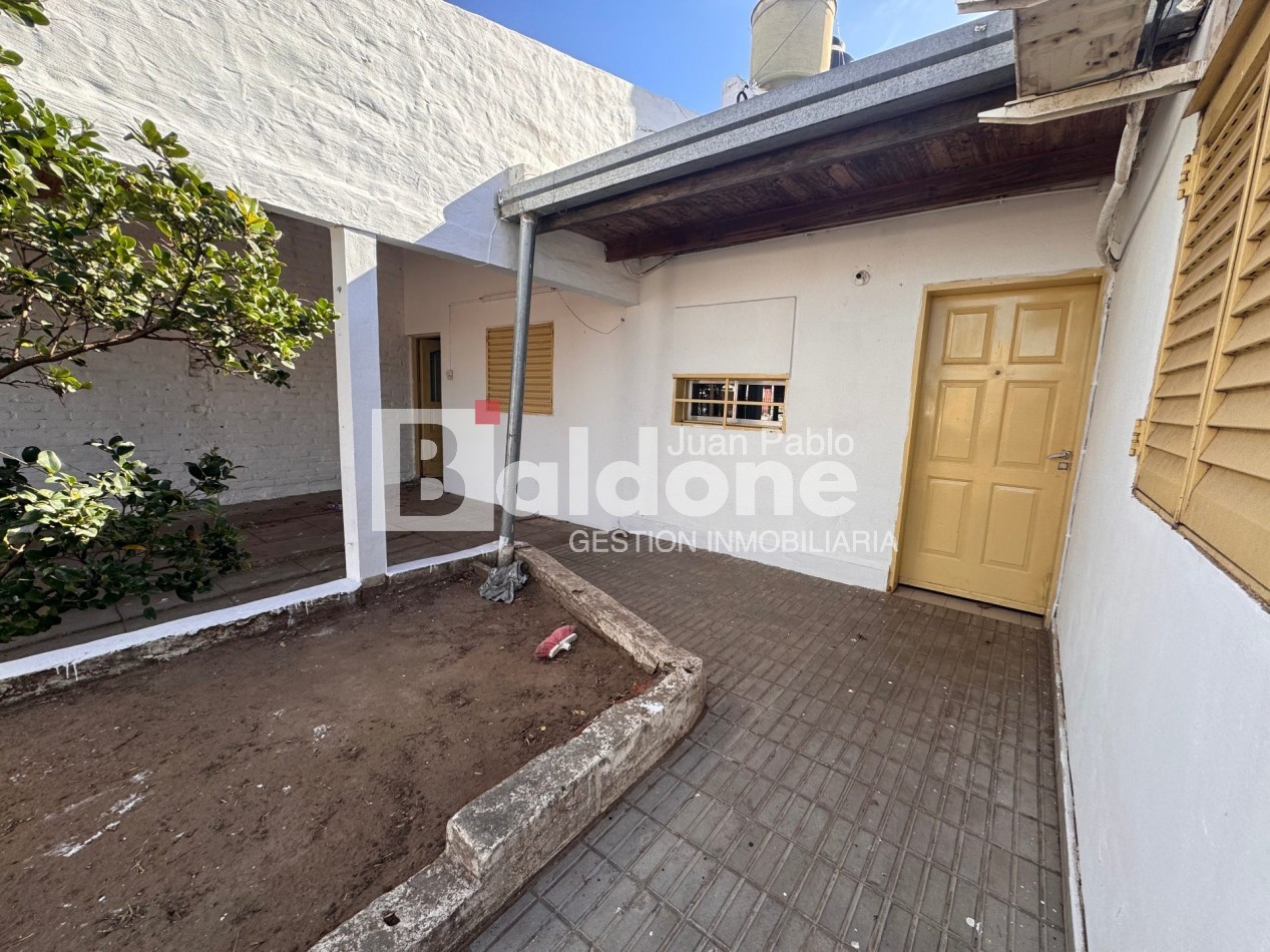 EN VENTA - AMPLIA CASA BARRIO RUCCI - GRAL. PICO - LA PAMPA