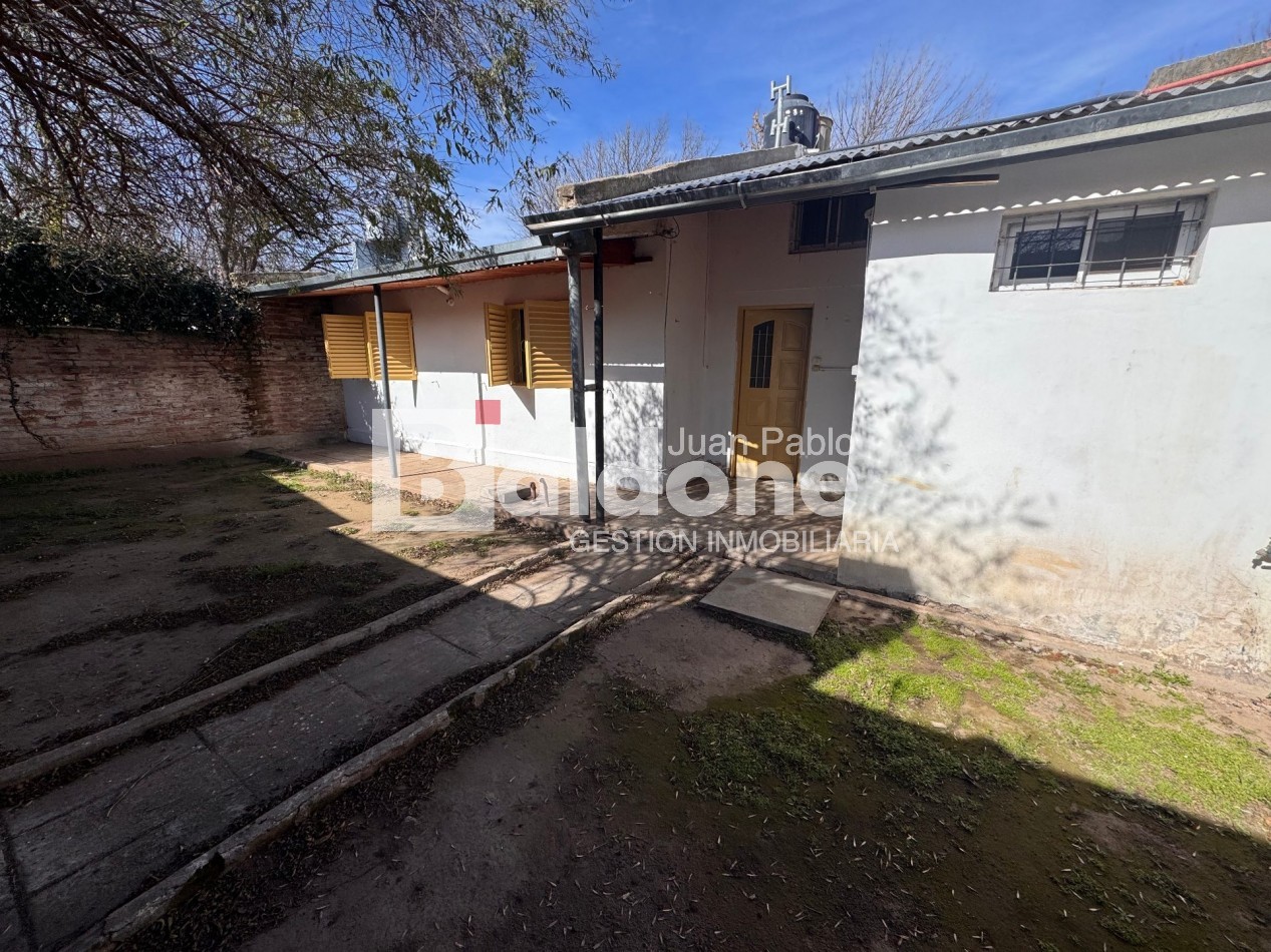 EN VENTA - AMPLIA CASA BARRIO RUCCI - GRAL. PICO - LA PAMPA