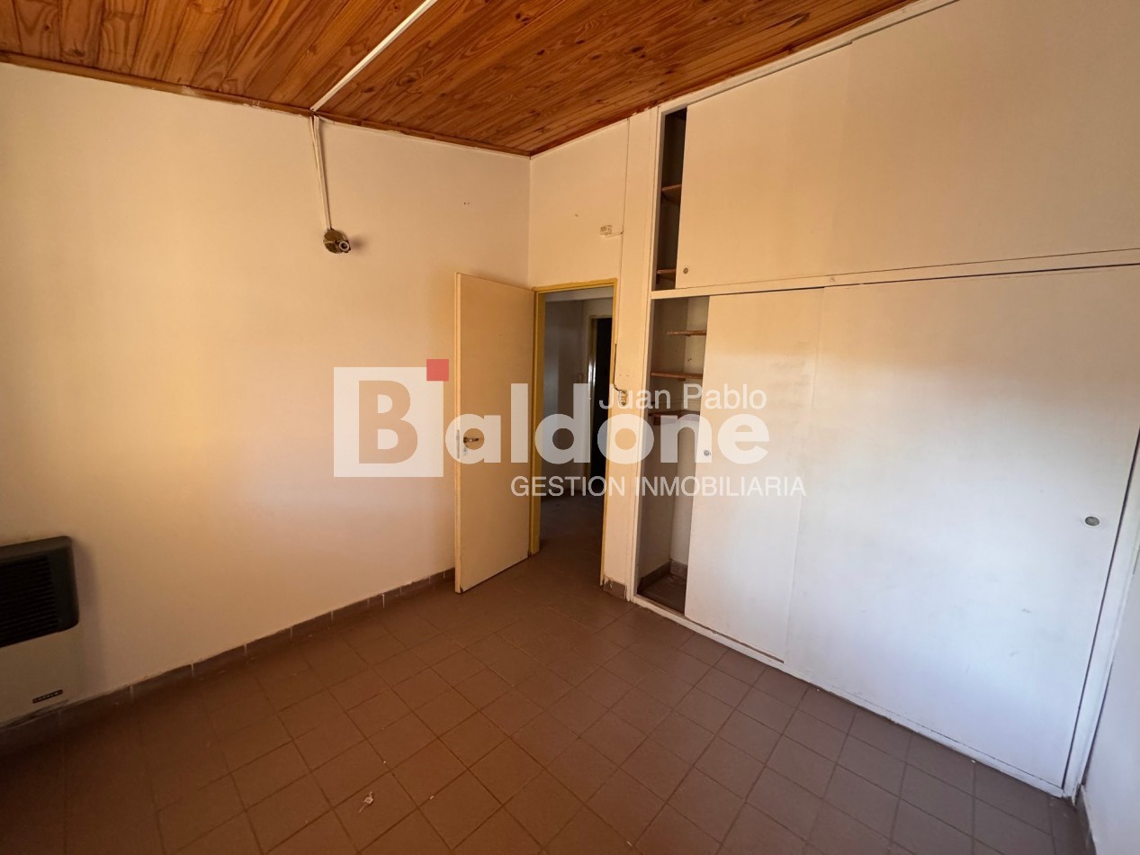 EN VENTA - AMPLIA CASA BARRIO RUCCI - GRAL. PICO - LA PAMPA