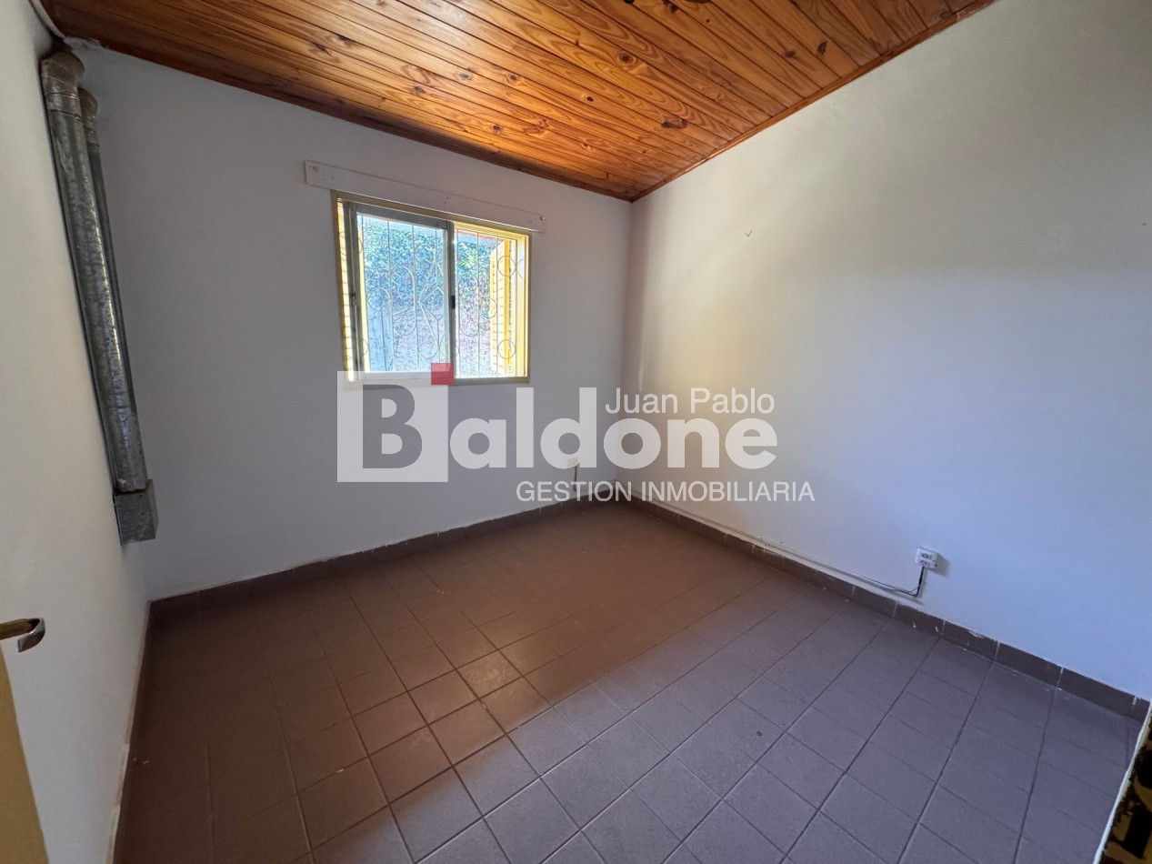 EN VENTA - AMPLIA CASA BARRIO RUCCI - GRAL. PICO - LA PAMPA