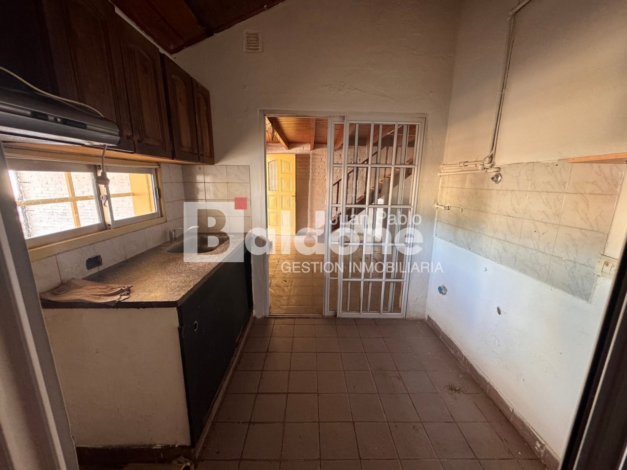EN VENTA - AMPLIA CASA BARRIO RUCCI - GRAL. PICO - LA PAMPA