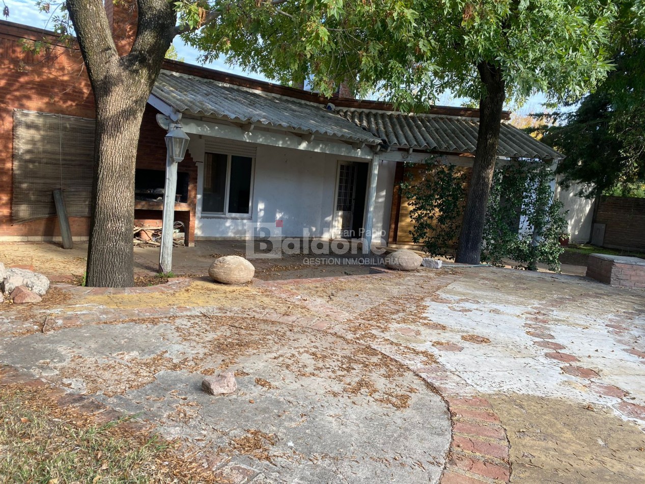 CASA QUINTA EN VENTA - OPORTUNIDAD EN BARRIO EXCLUSIVO - TOAY LA PAMPA 