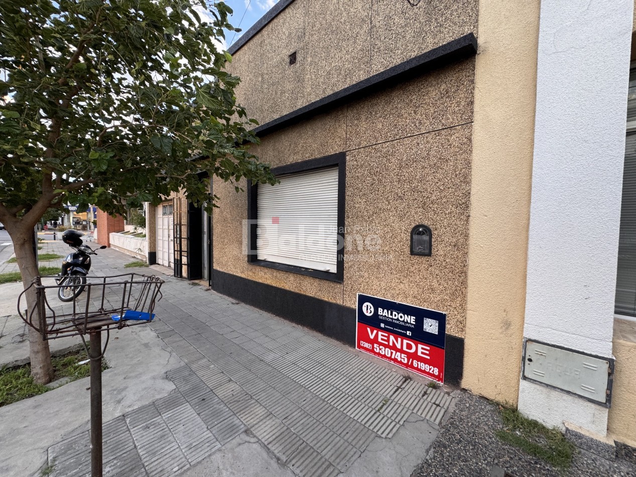EN VENTA - LOCAL CENTRICO MULTIRRENTA -CALLE 22 E/ 11 Y 13 - GRAL. PICO