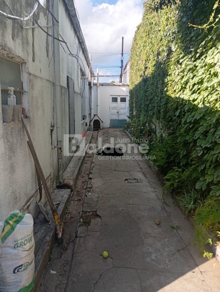 EN VENTA - LOCAL CENTRICO MULTIRRENTA -CALLE 22 E/ 11 Y 13 - GRAL. PICO
