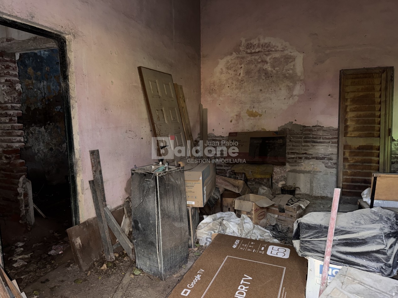 EN VENTA - SALON COMERCIAL - CALLE 25 e/ AVDA Y 16 - GRAL. PICO