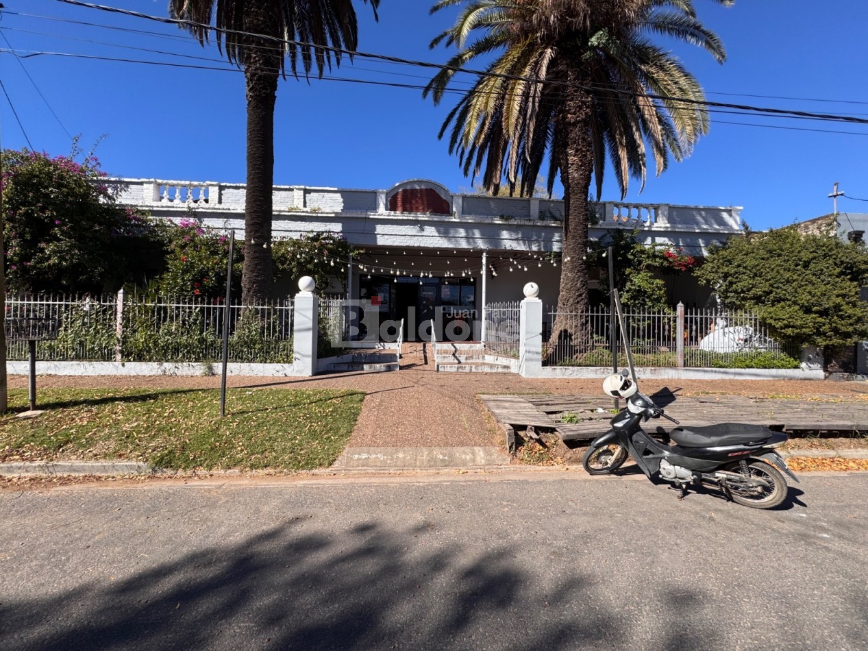 EN VENTA - SALON COMERCIAL - CALLE 25 e/ AVDA Y 16 - GRAL. PICO