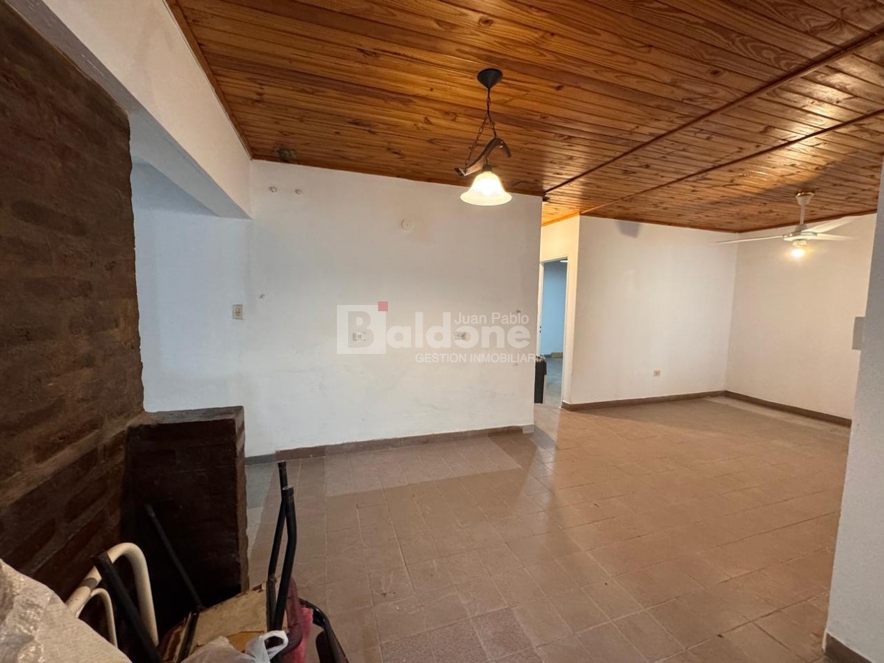 EN VENTA - MUY AMPLIA CASA BARRIO RUCCI - GRAL. PICO - LA PAMPA