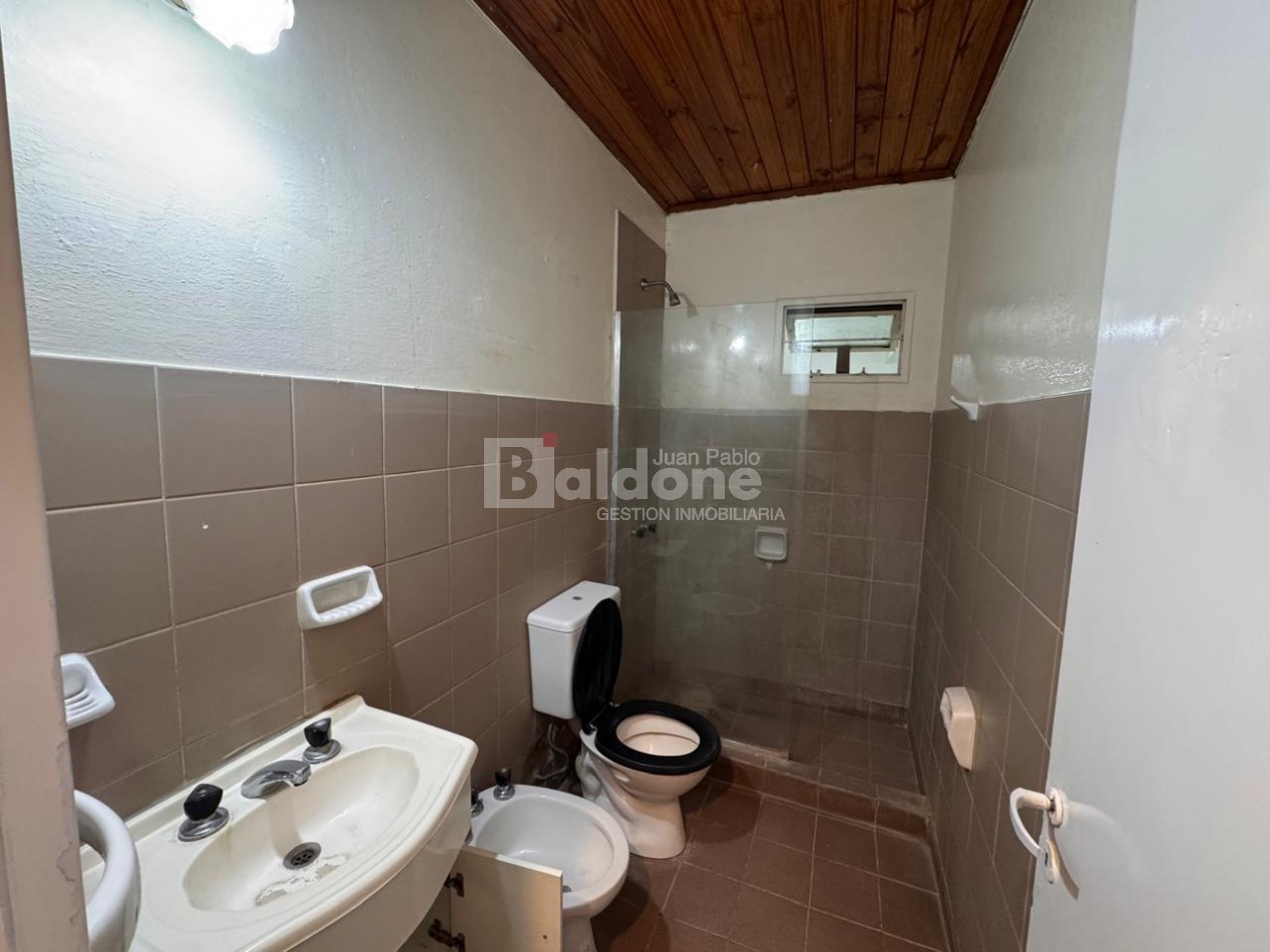 EN VENTA - MUY AMPLIA CASA BARRIO RUCCI - GRAL. PICO - LA PAMPA