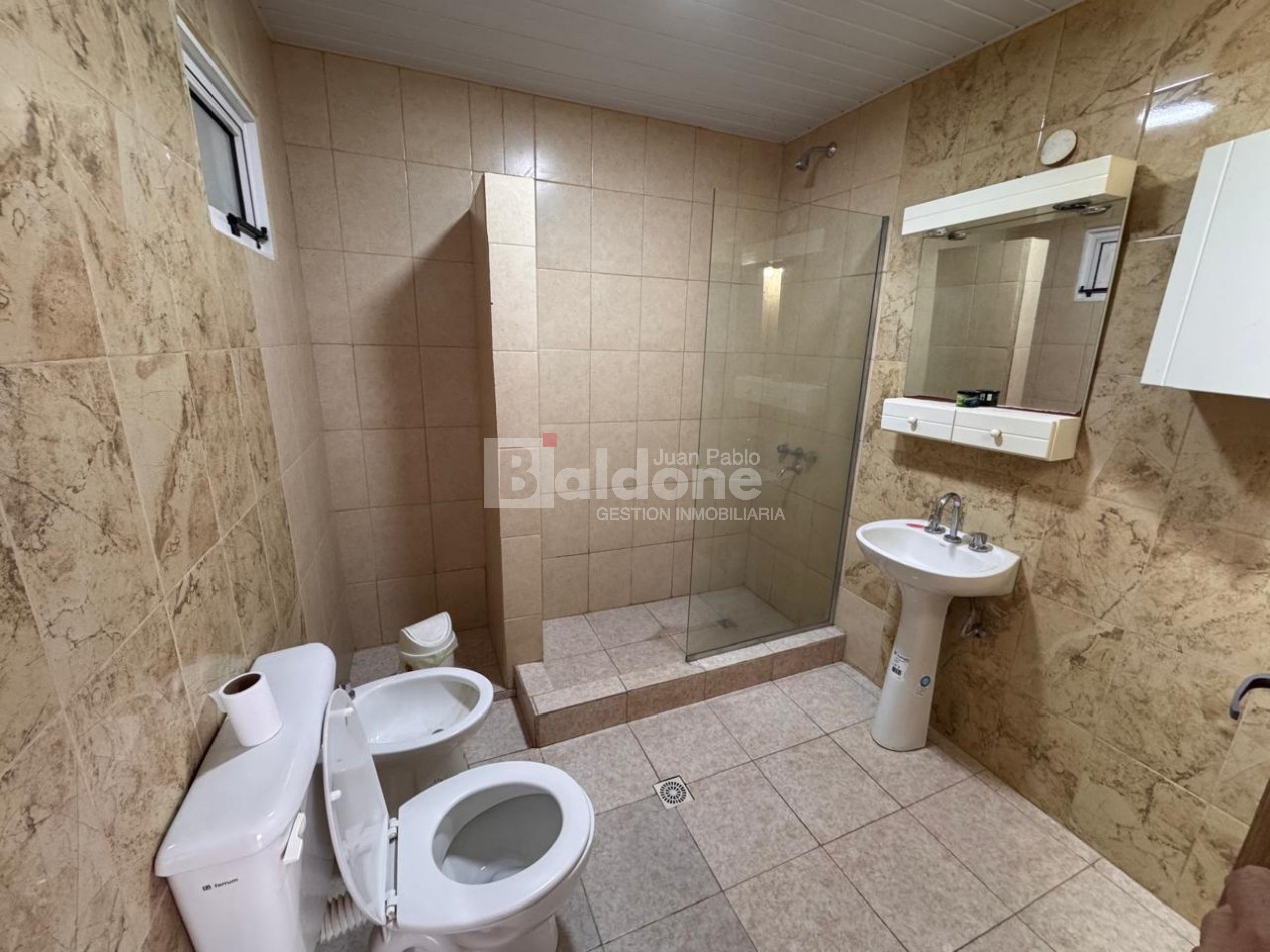 EN VENTA - MUY AMPLIA CASA BARRIO RUCCI - GRAL. PICO - LA PAMPA