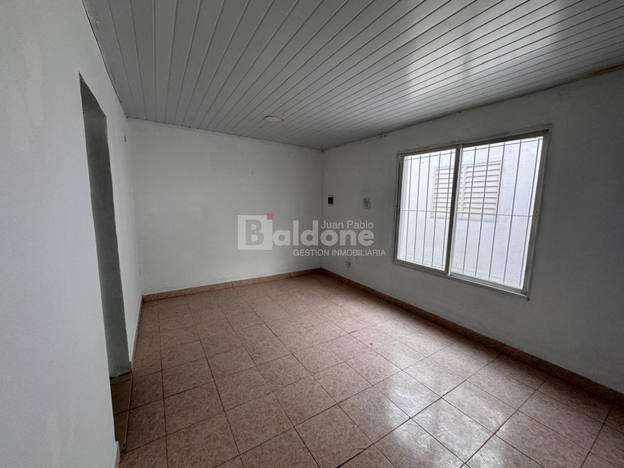EN VENTA - MUY AMPLIA CASA BARRIO RUCCI - GRAL. PICO - LA PAMPA
