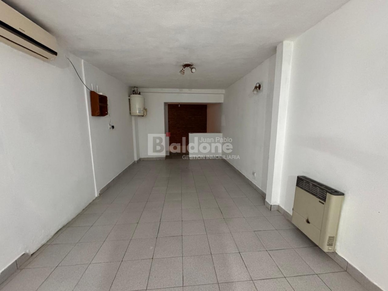 EN VENTA - MUY AMPLIA CASA BARRIO RUCCI - GRAL. PICO - LA PAMPA