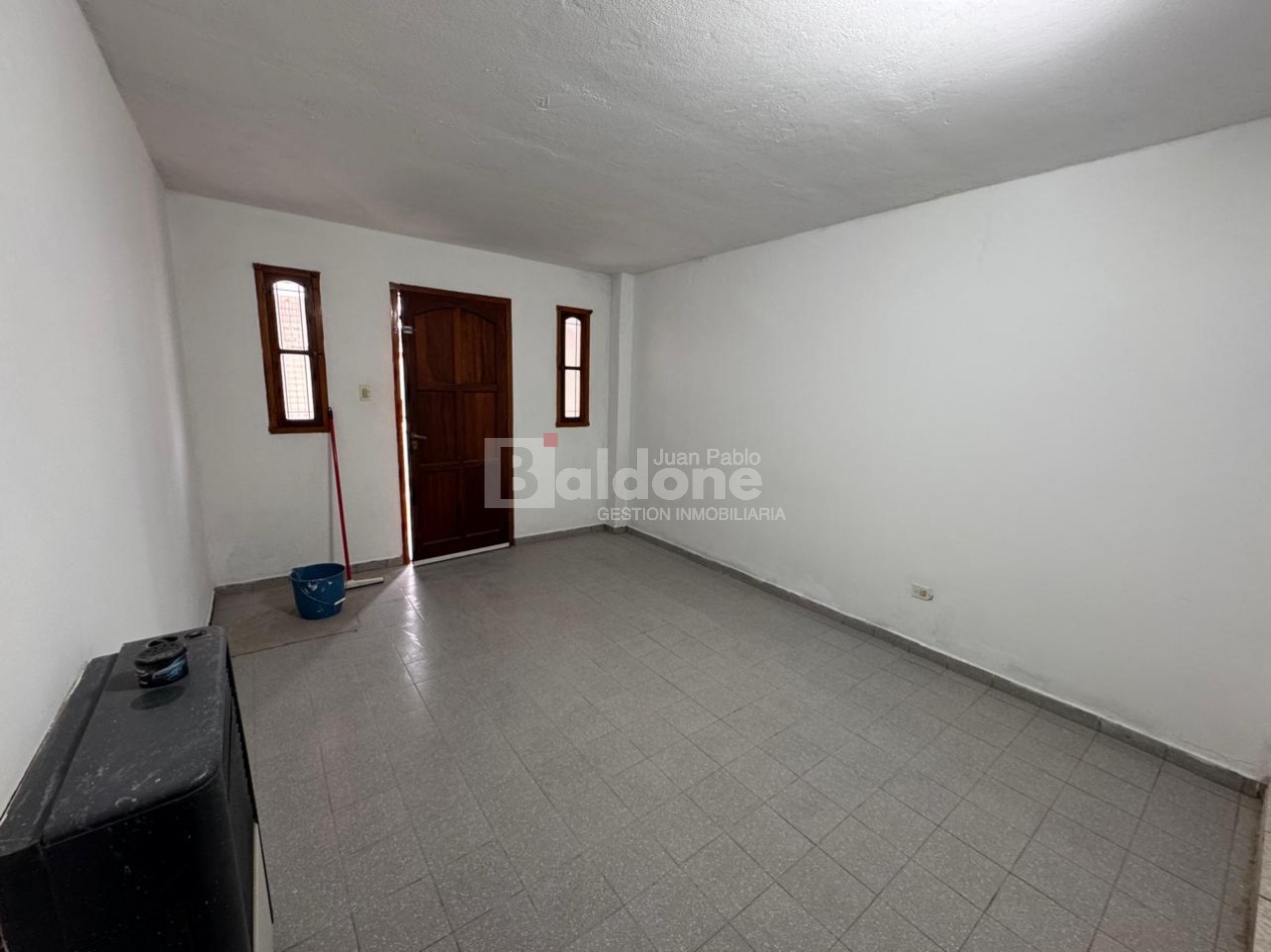 EN VENTA - MUY AMPLIA CASA BARRIO RUCCI - GRAL. PICO - LA PAMPA