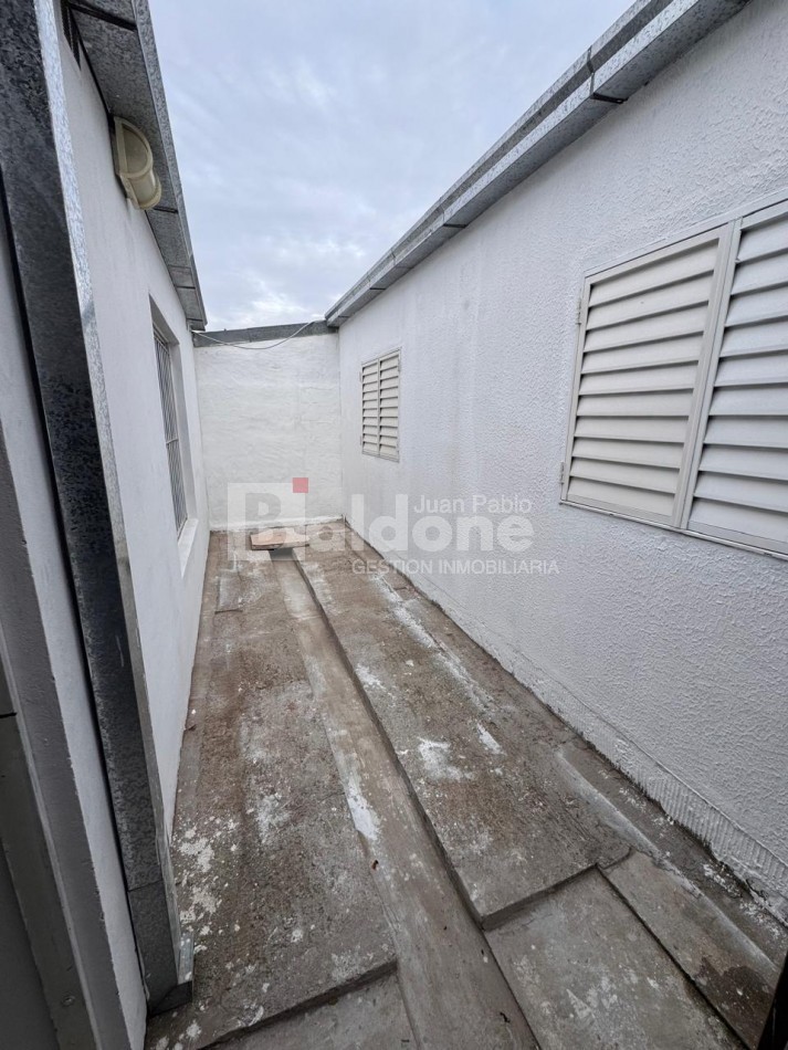 EN VENTA - MUY AMPLIA CASA BARRIO RUCCI - GRAL. PICO - LA PAMPA