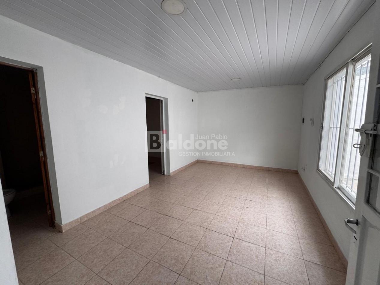 EN VENTA - MUY AMPLIA CASA BARRIO RUCCI - GRAL. PICO - LA PAMPA