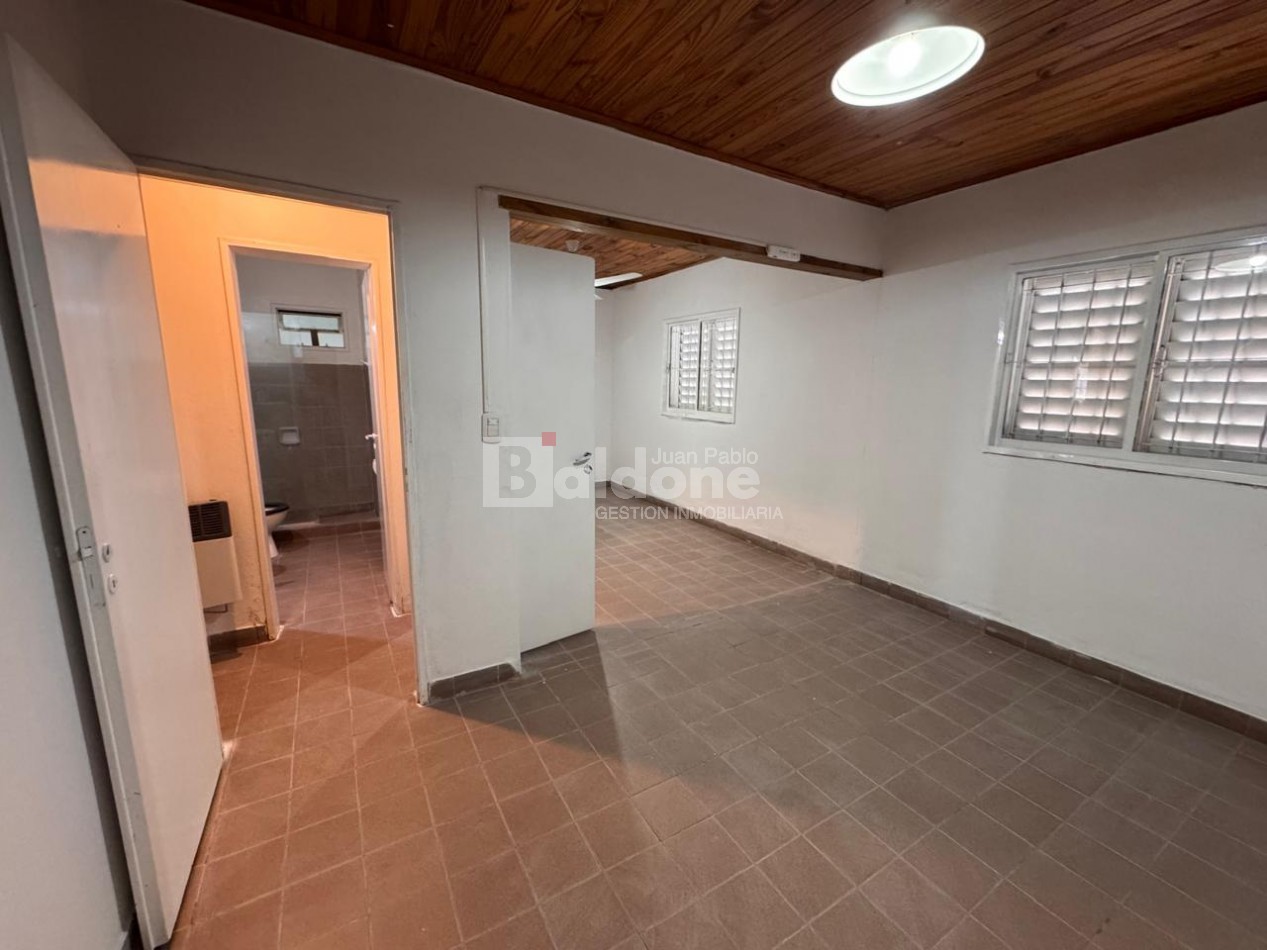 EN VENTA - MUY AMPLIA CASA BARRIO RUCCI - GRAL. PICO - LA PAMPA