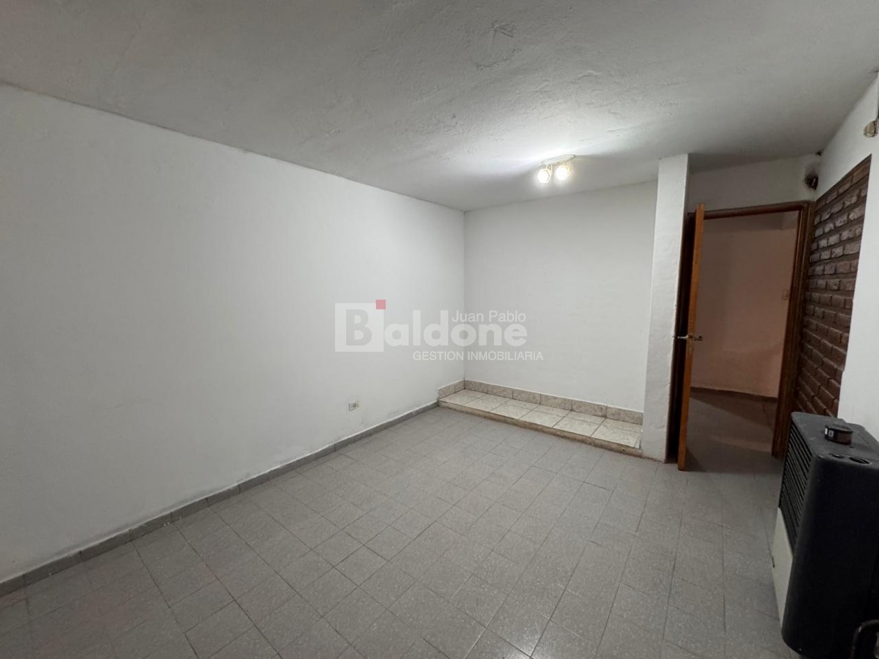 EN VENTA - MUY AMPLIA CASA BARRIO RUCCI - GRAL. PICO - LA PAMPA