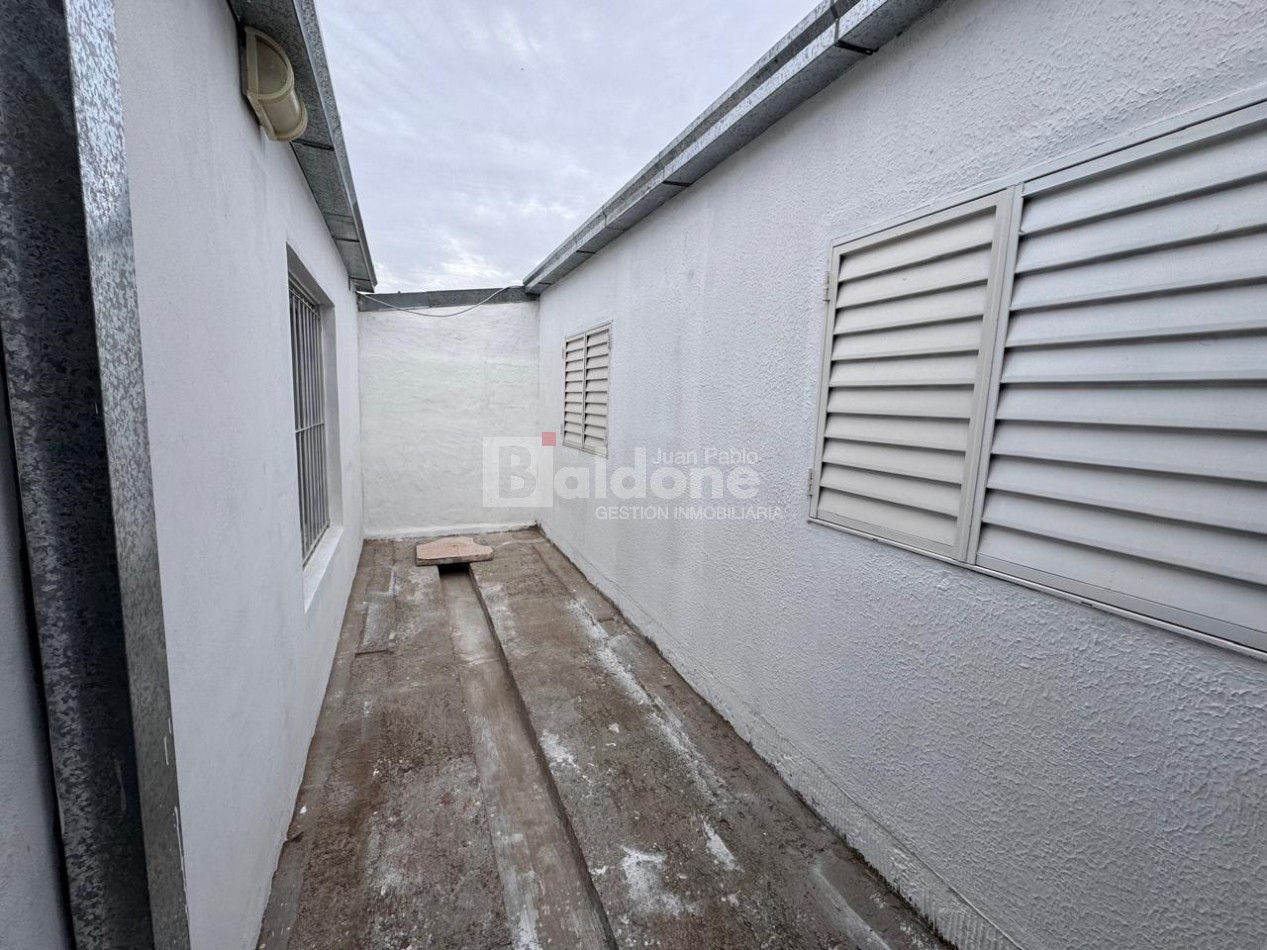 EN VENTA - MUY AMPLIA CASA BARRIO RUCCI - GRAL. PICO - LA PAMPA