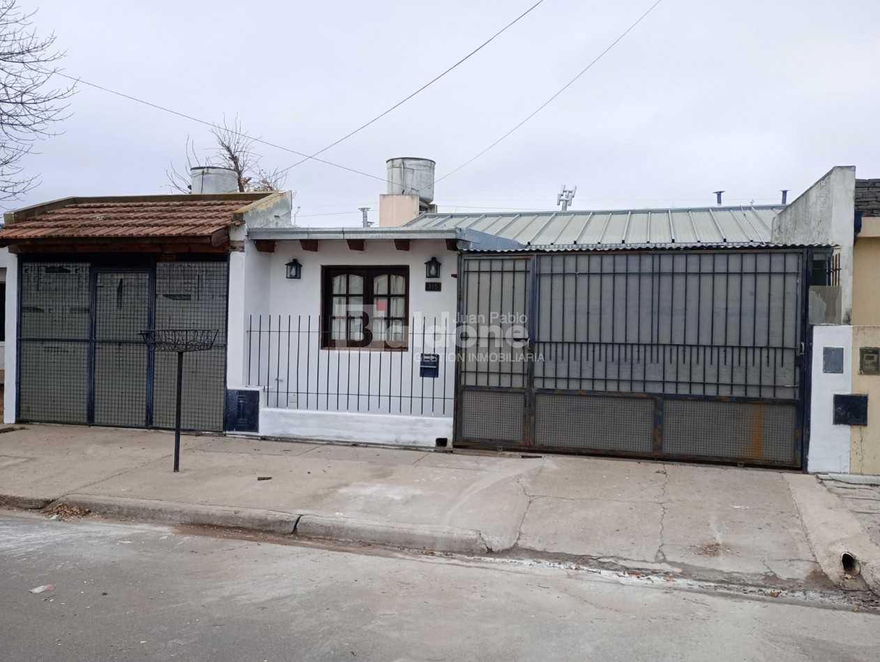 EN VENTA - MUY AMPLIA CASA BARRIO RUCCI - GRAL. PICO - LA PAMPA