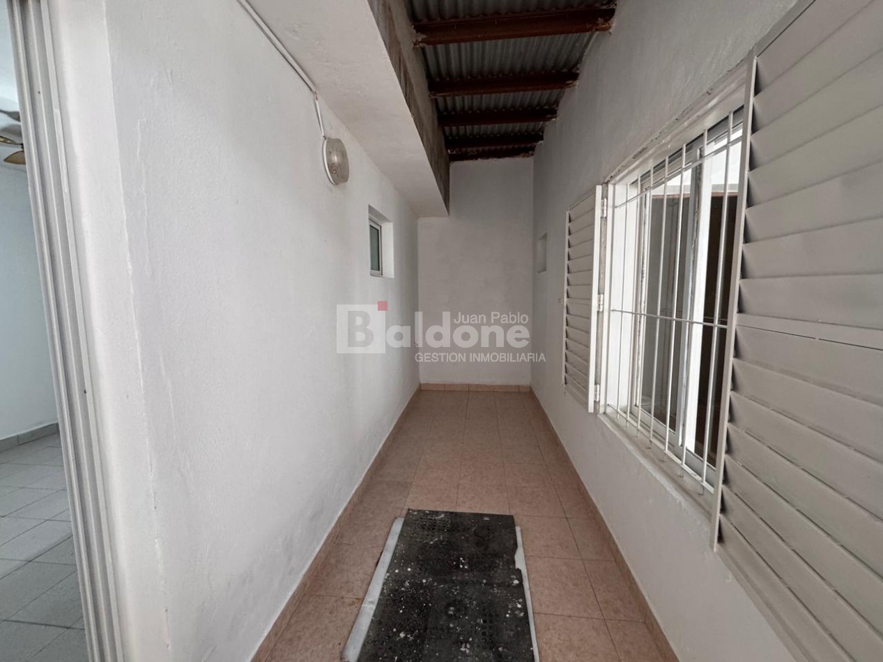 EN VENTA - MUY AMPLIA CASA BARRIO RUCCI - GRAL. PICO - LA PAMPA