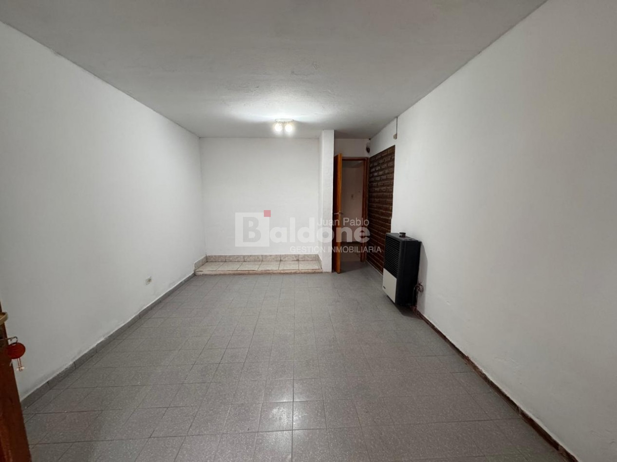 EN VENTA - MUY AMPLIA CASA BARRIO RUCCI - GRAL. PICO - LA PAMPA