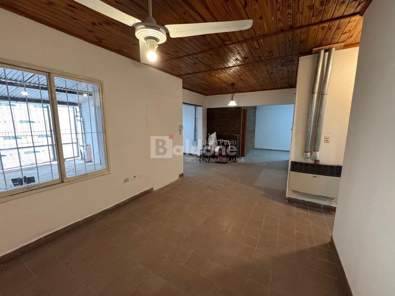 EN VENTA - MUY AMPLIA CASA BARRIO RUCCI - GRAL. PICO - LA PAMPA