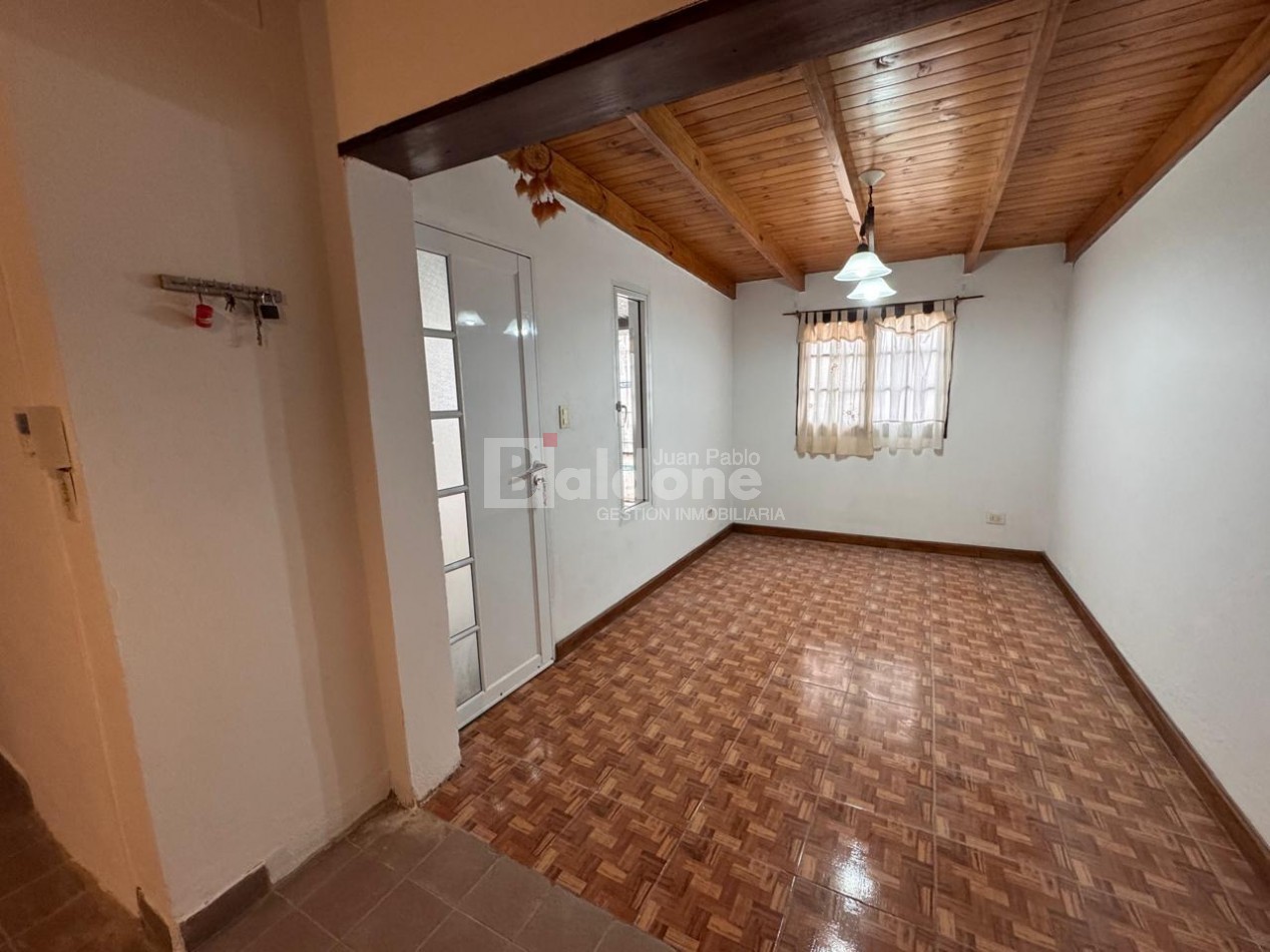 EN VENTA - MUY AMPLIA CASA BARRIO RUCCI - GRAL. PICO - LA PAMPA